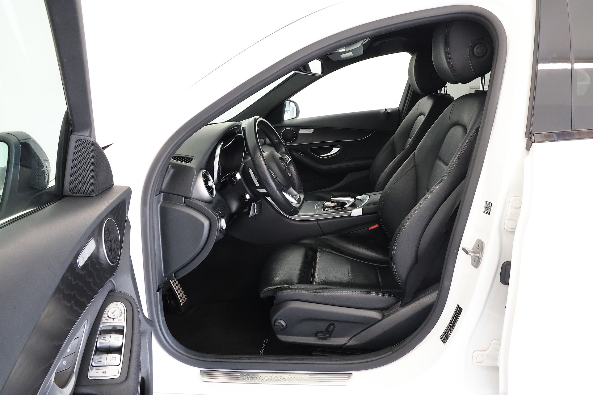 MERCEDES-BENZ C 250 BlueTEC AMG Line 4Matic 9G-Tronic-image-5