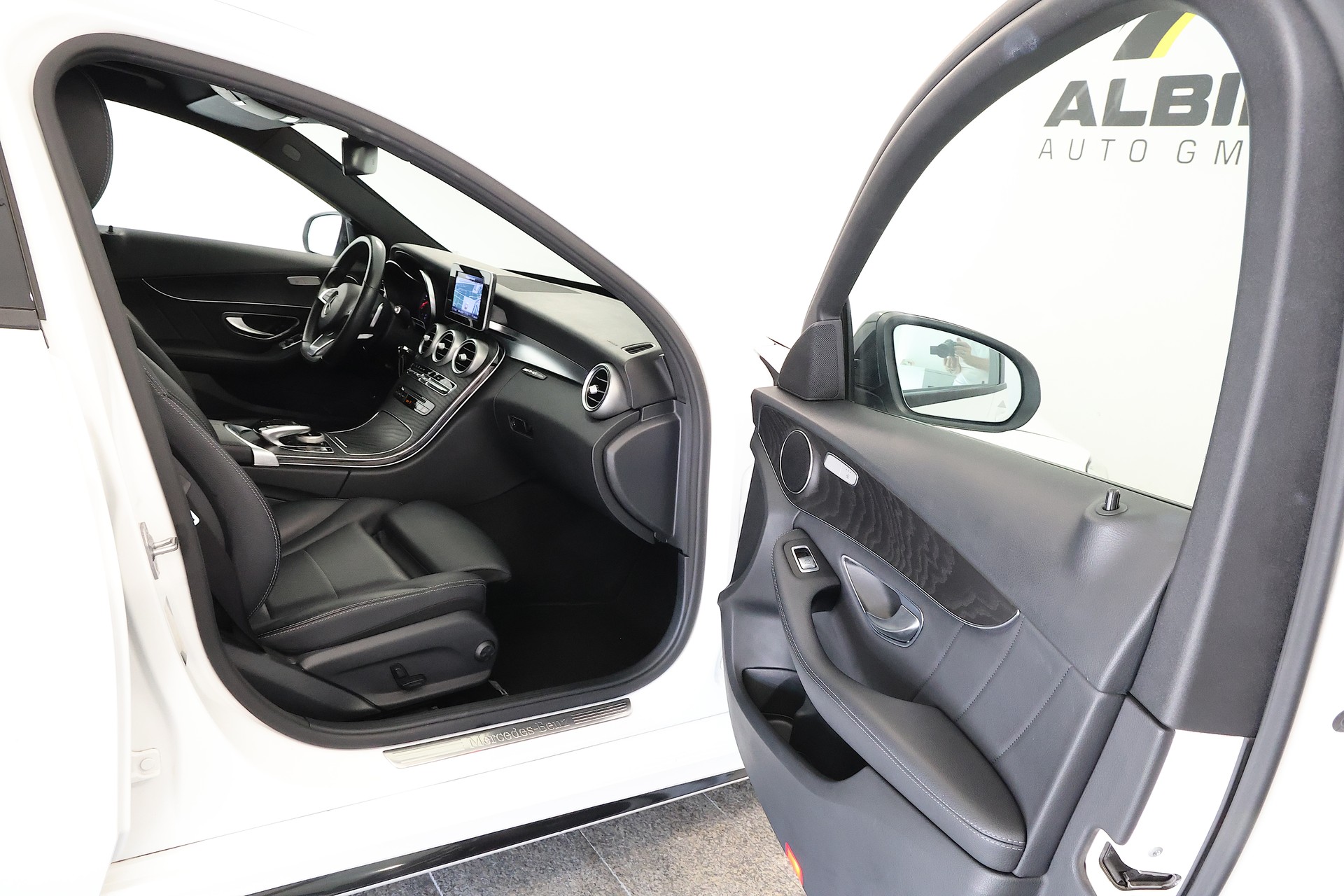 MERCEDES-BENZ C 250 BlueTEC AMG Line 4Matic 9G-Tronic-image-11