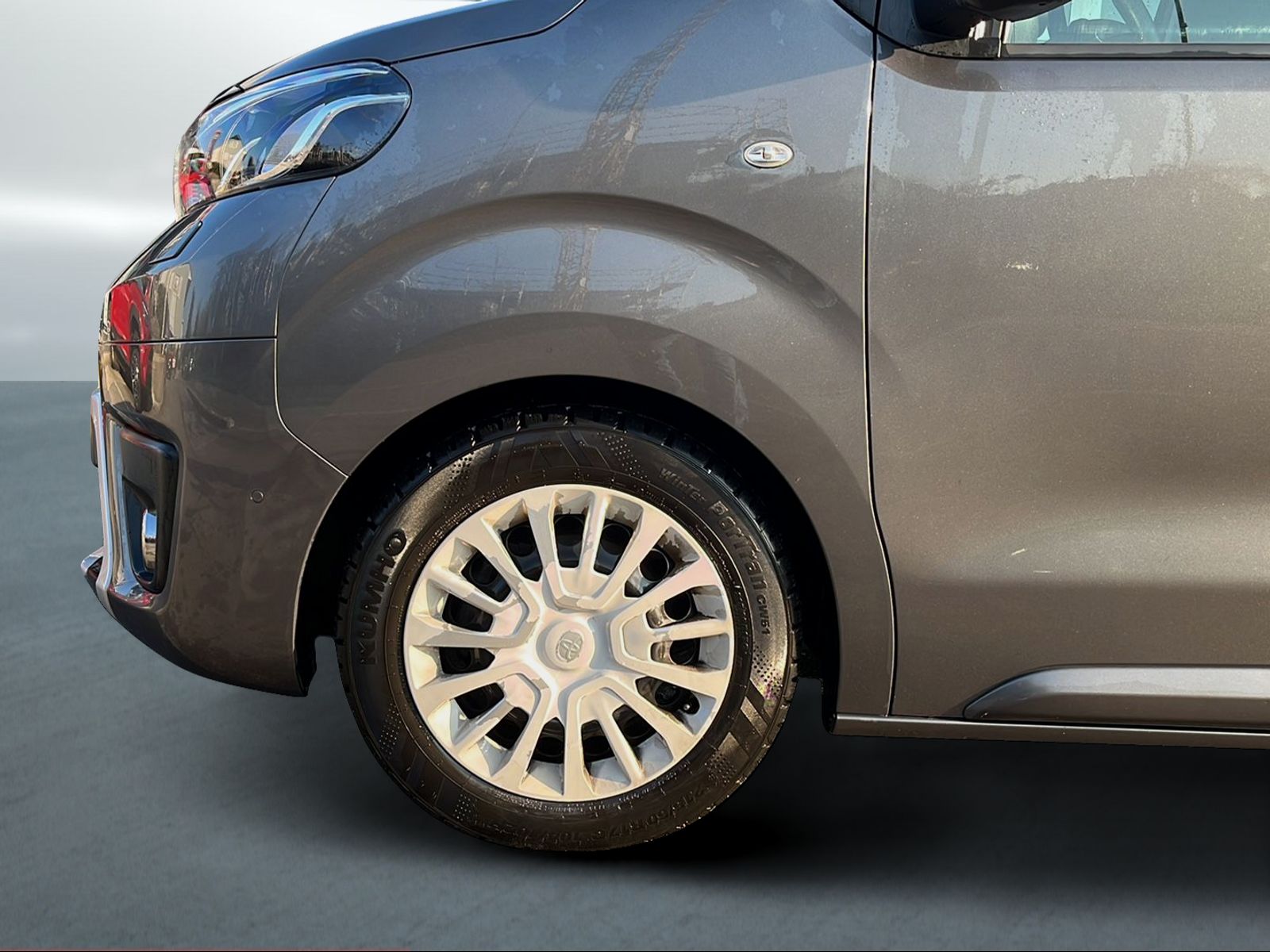 TOYOTA Proace Verso 2.0 D-4D Shuttle Medium Automatic-image-1