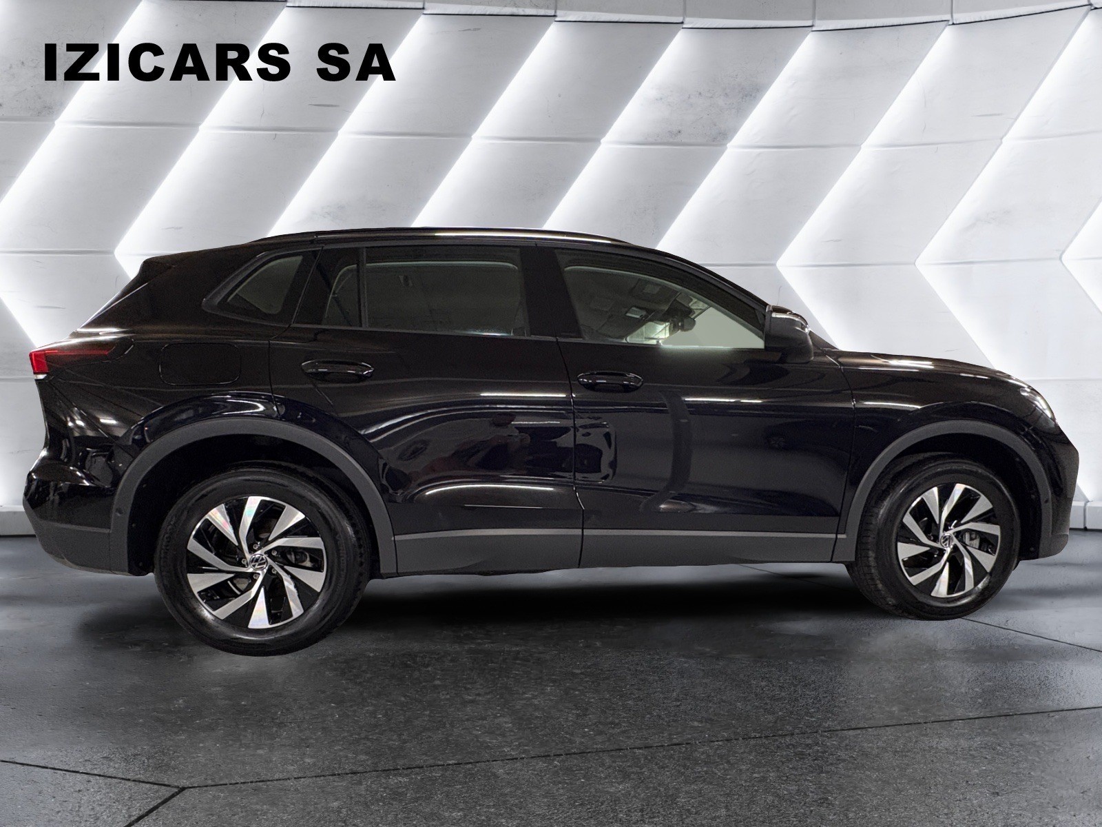 VW Tiguan 2.0 TDI Life DSG/Garantie 5 ans ou 100'000 kms /caméra de recul / Attelage / Pack Hiver Premium / 8 roues-image-8