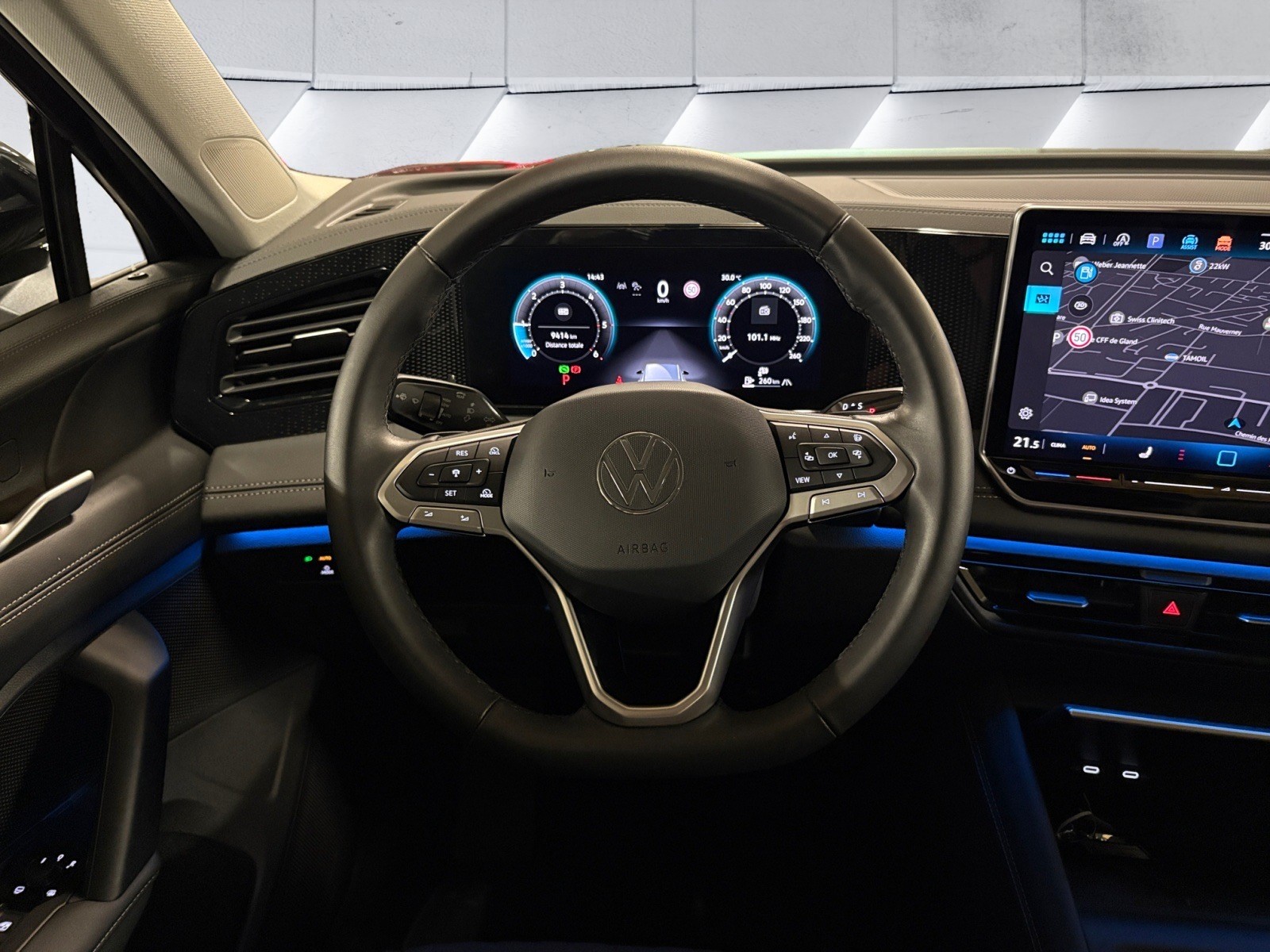 VW Tiguan 2.0 TDI Life DSG/Garantie 5 ans ou 100'000 kms /caméra de recul / Attelage / Pack Hiver Premium / 8 roues-image-9