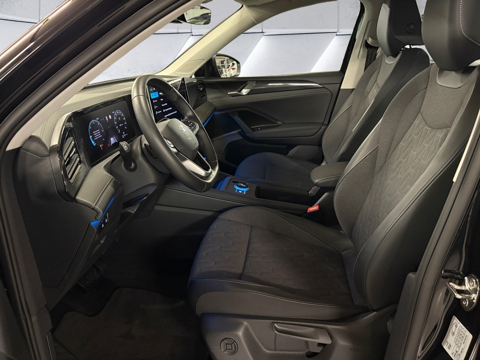 VW Tiguan 2.0 TDI Life DSG/Garantie 5 ans ou 100'000 kms /caméra de recul / Attelage / Pack Hiver Premium / 8 roues-image-12