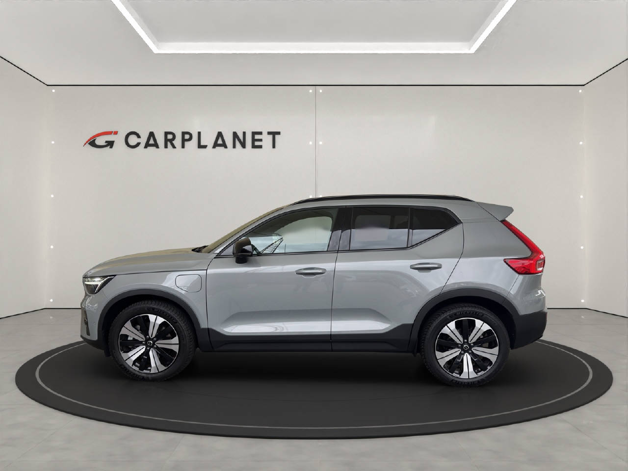 VOLVO XC40 1.5 T5 PiH Ultimate Dark-image-2