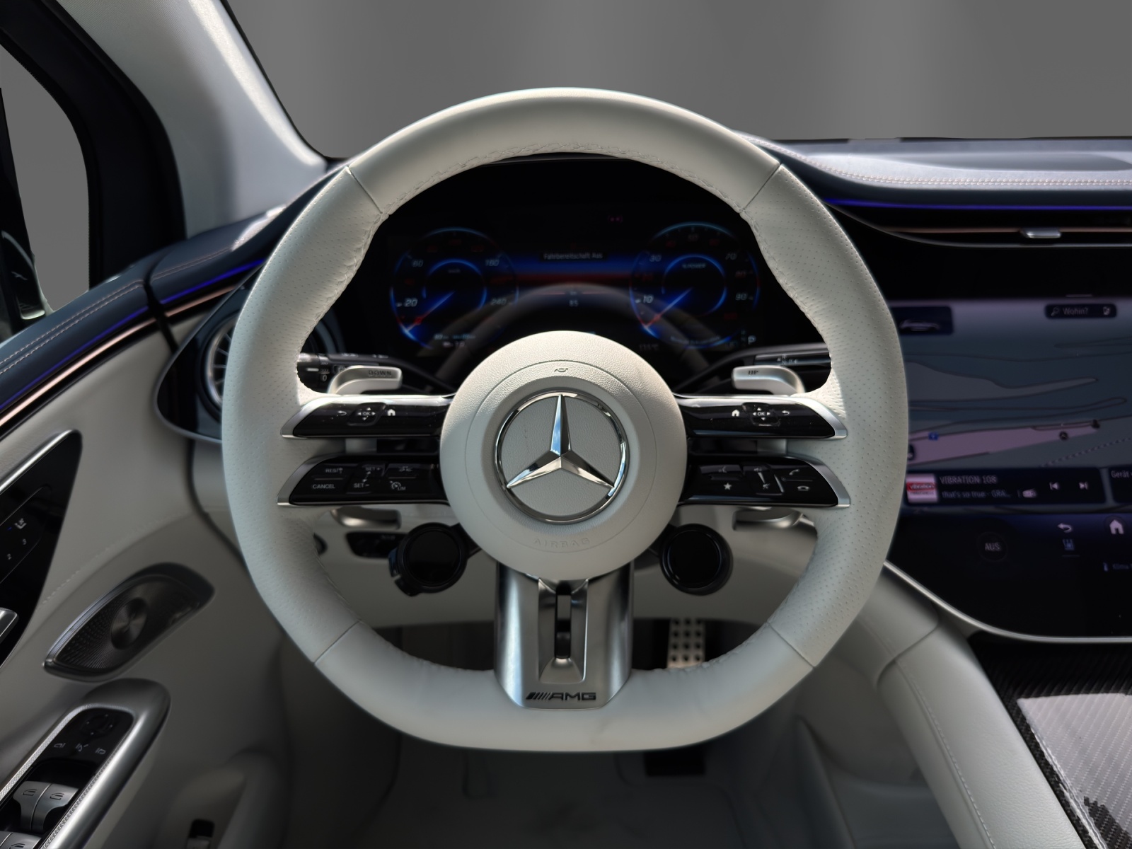 MERCEDES-BENZ EQE SUV AMG 43 4 Matic Excellence-image-9