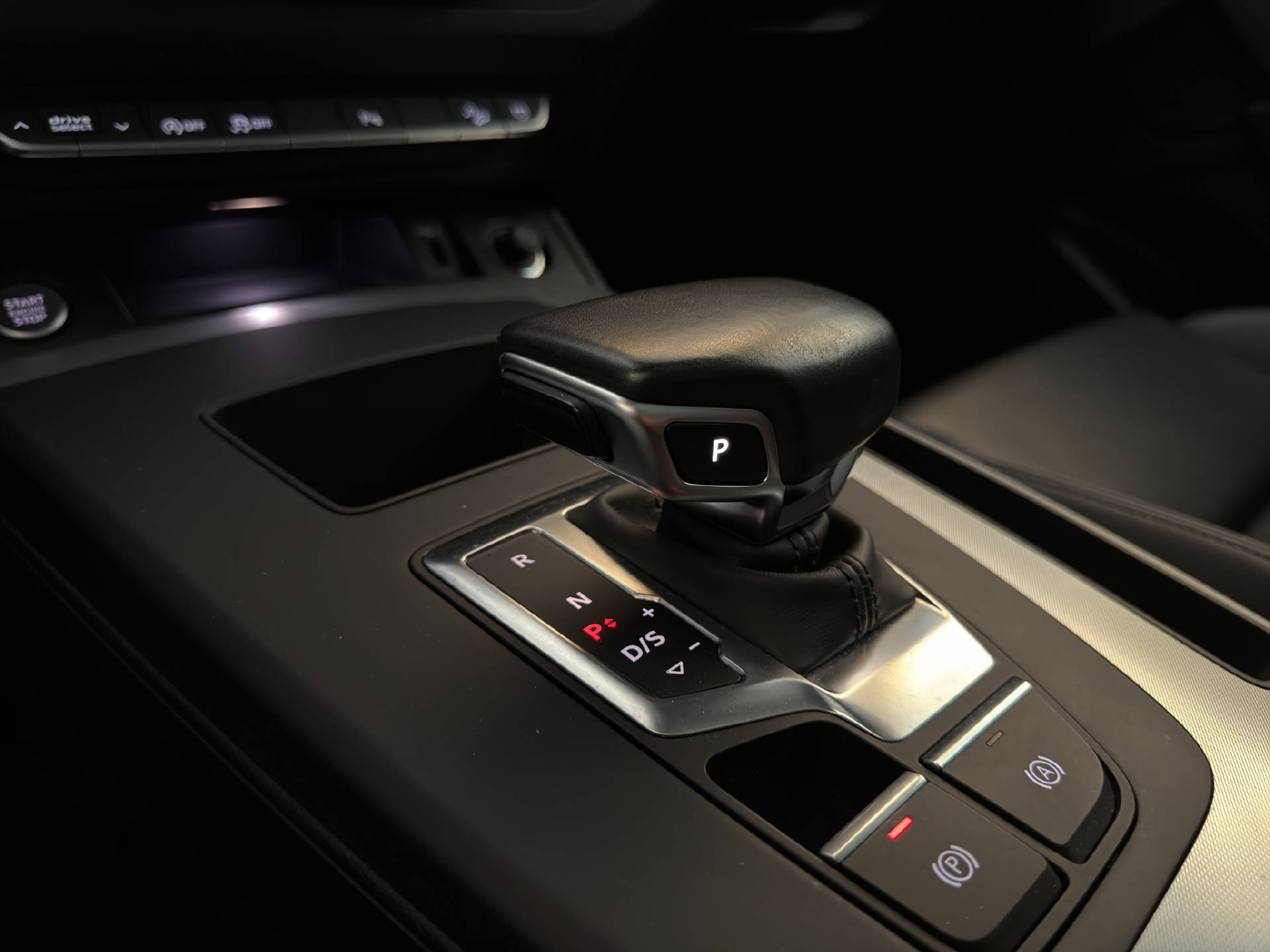AUDI Q5 2.0 40 TDI S Line quattro S-Tronic-image-20
