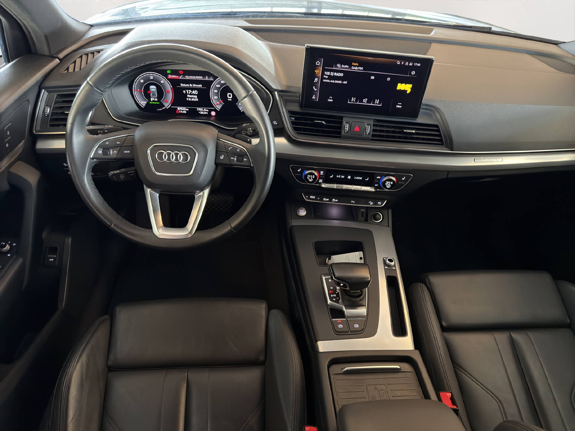 AUDI Q5 2.0 40 TDI S Line quattro S-Tronic-image-12