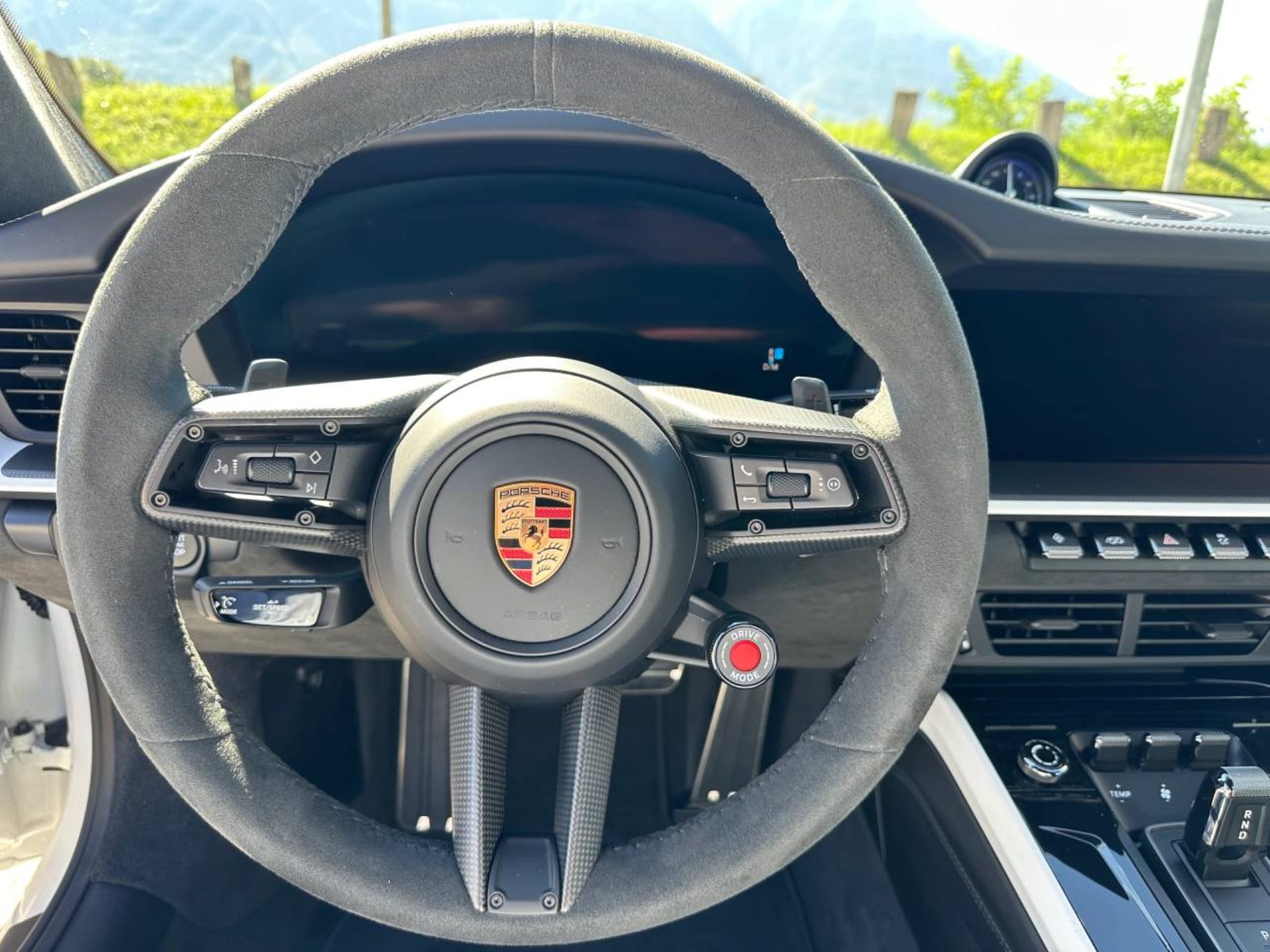 PORSCHE 911 Carrera GTS-image-18