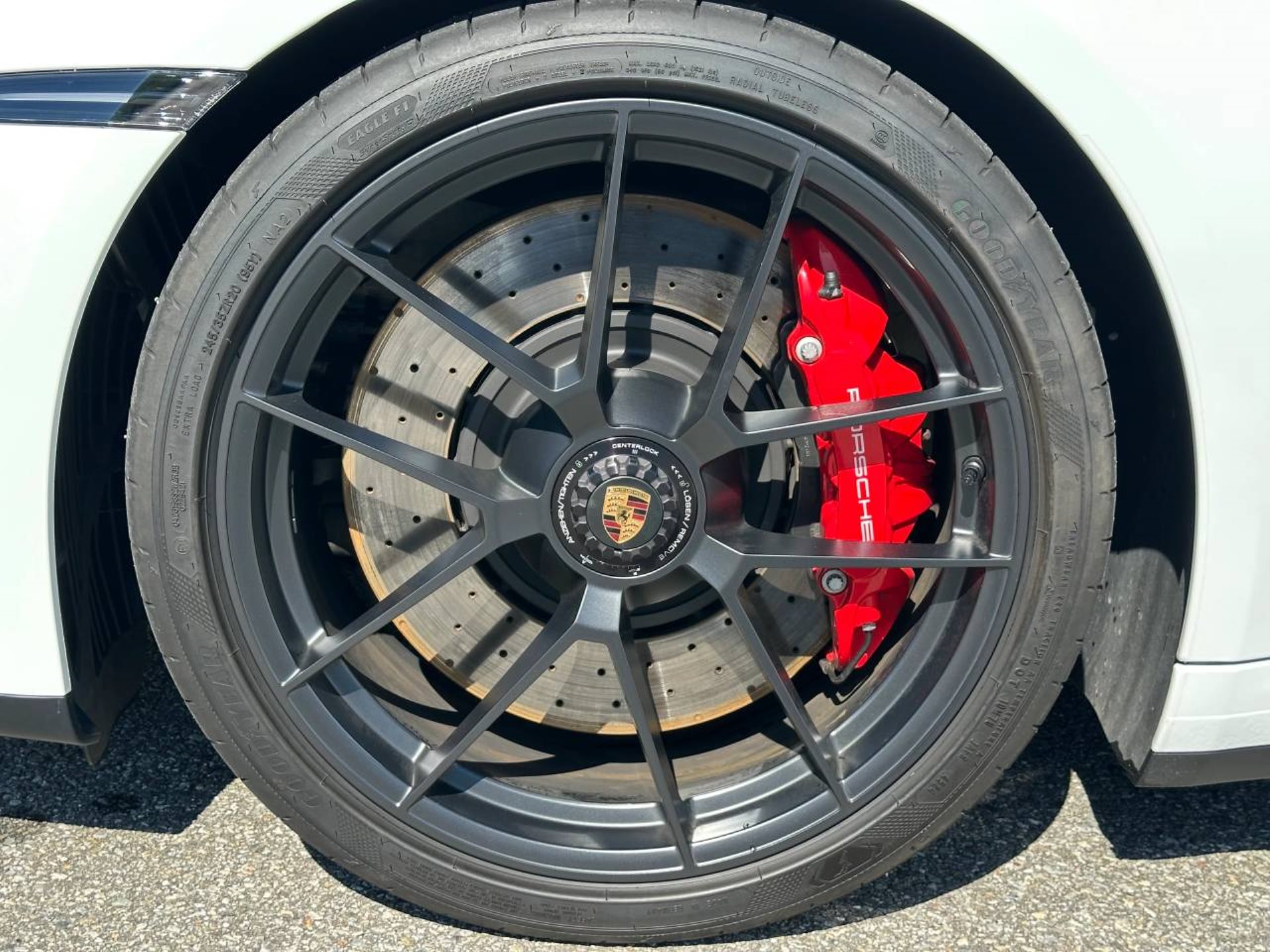 PORSCHE 911 Carrera GTS-image-10