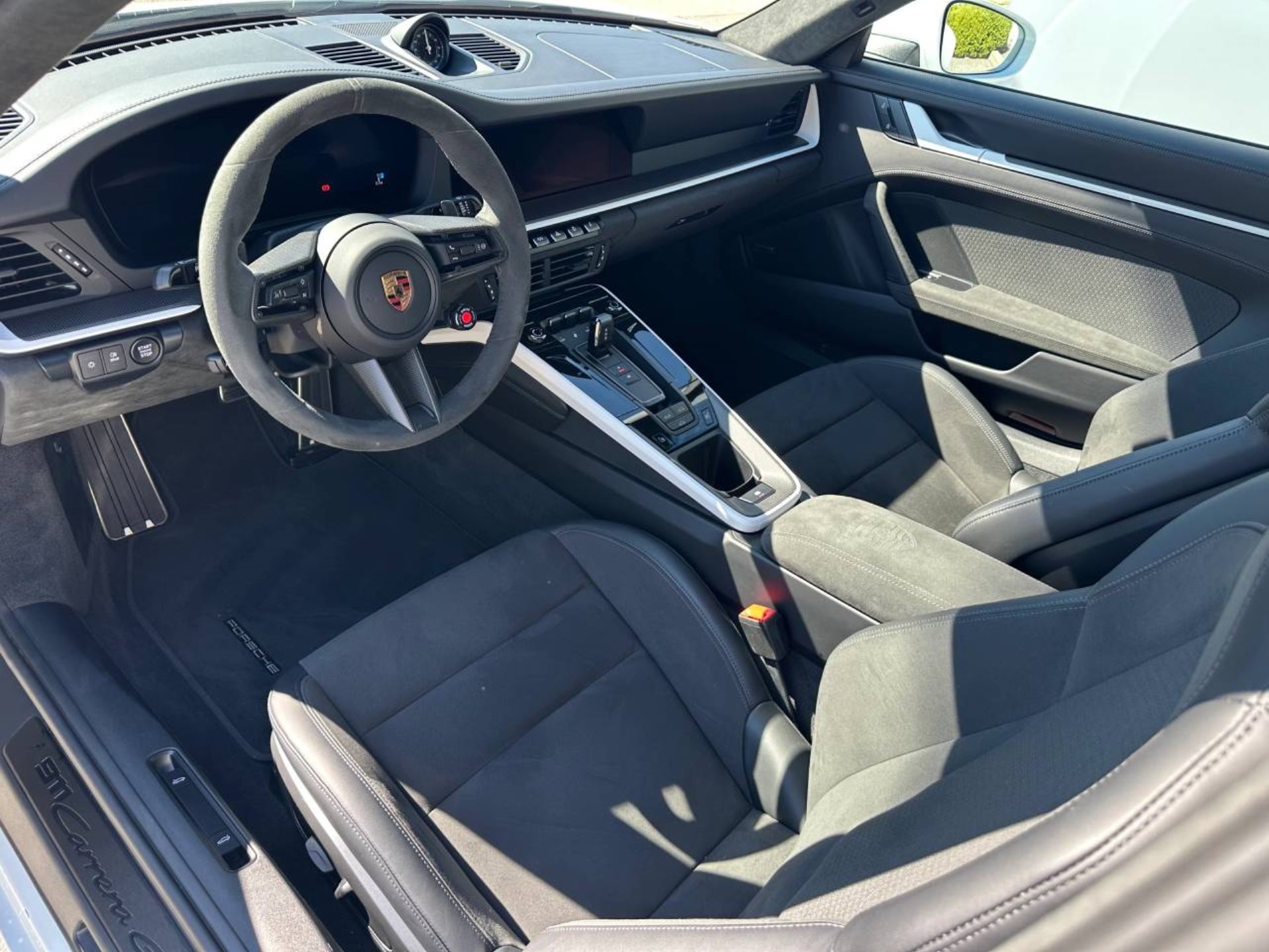 PORSCHE 911 Carrera GTS-showroom-element-3