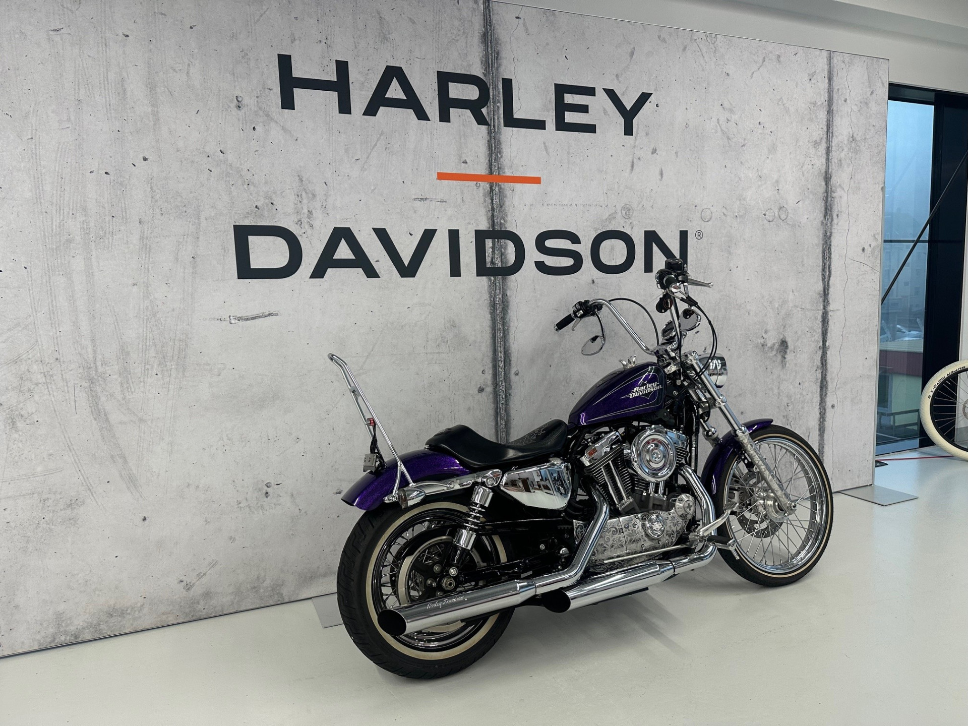 HARLEY-DAVIDSON XL 1200 V Sportster Seventy Two-showroom-element-2