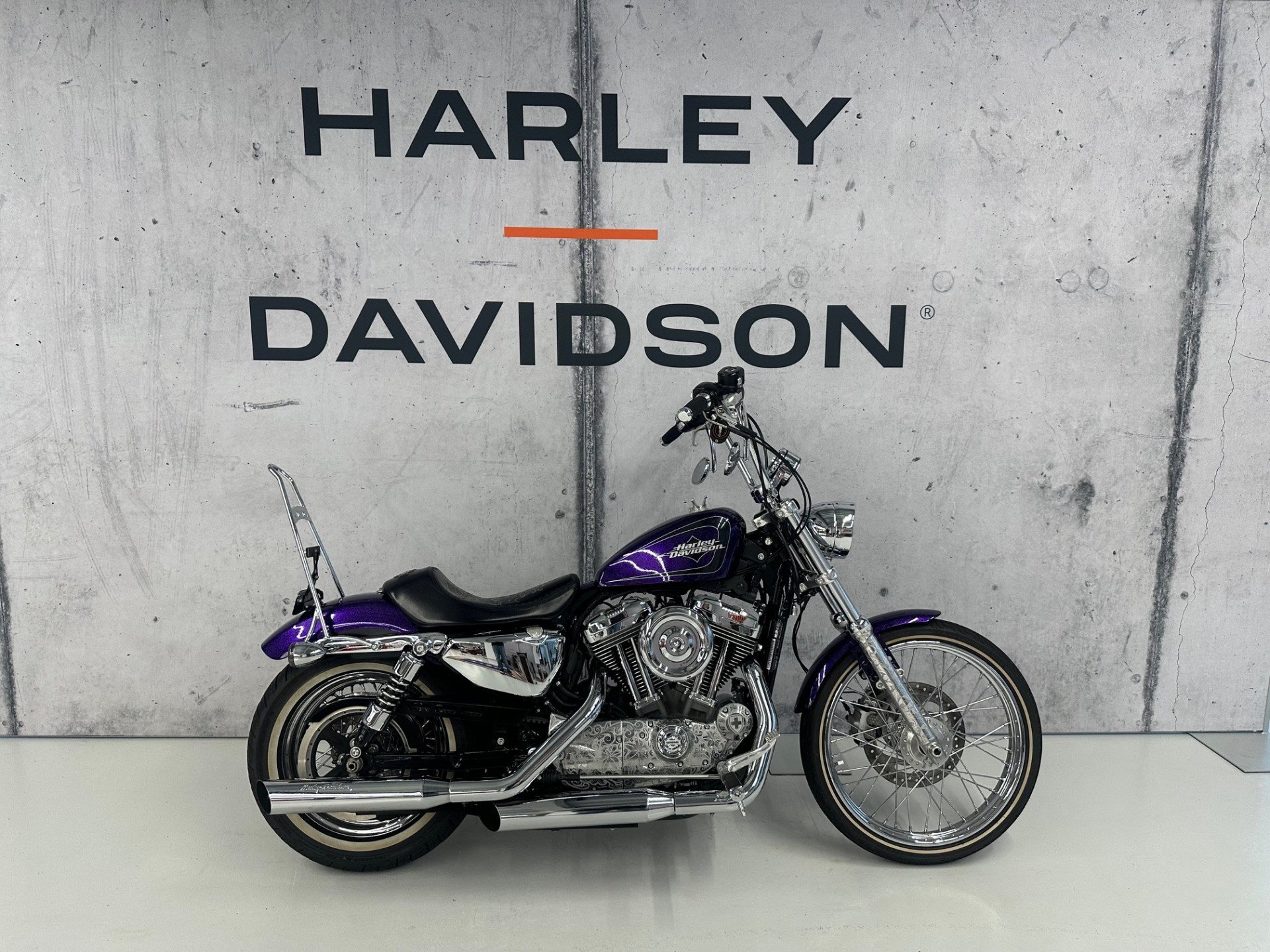 HARLEY-DAVIDSON XL 1200 V Sportster Seventy Two