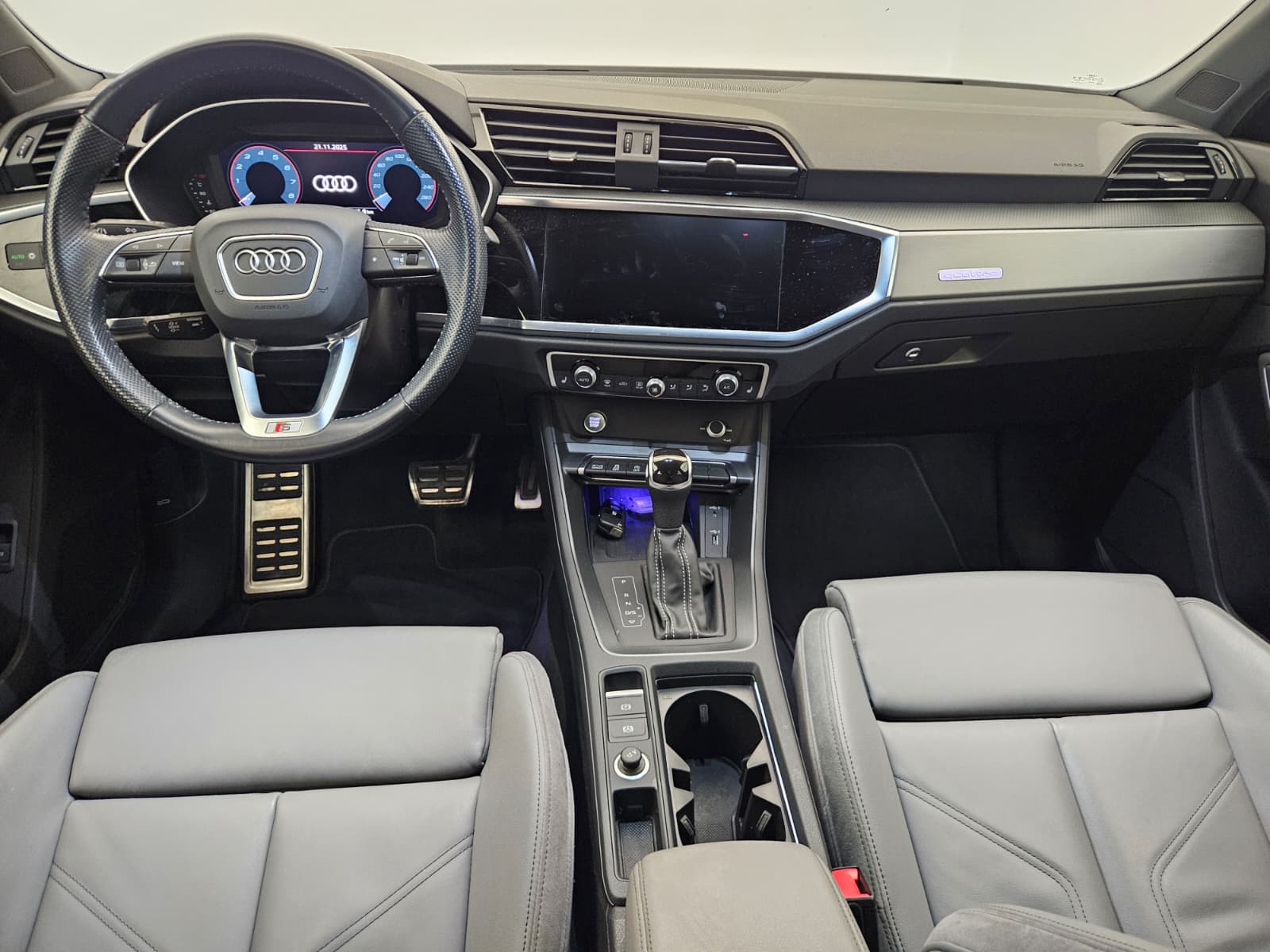 AUDI Q3 Sportback 45 TFSI S line quattro S-tronic-image-9