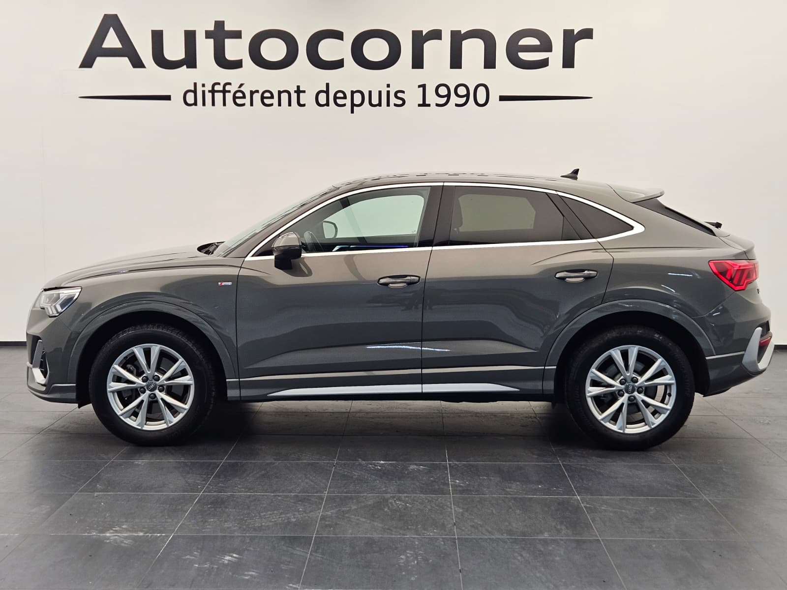 AUDI Q3 Sportback 45 TFSI S line quattro S-tronic-image-1