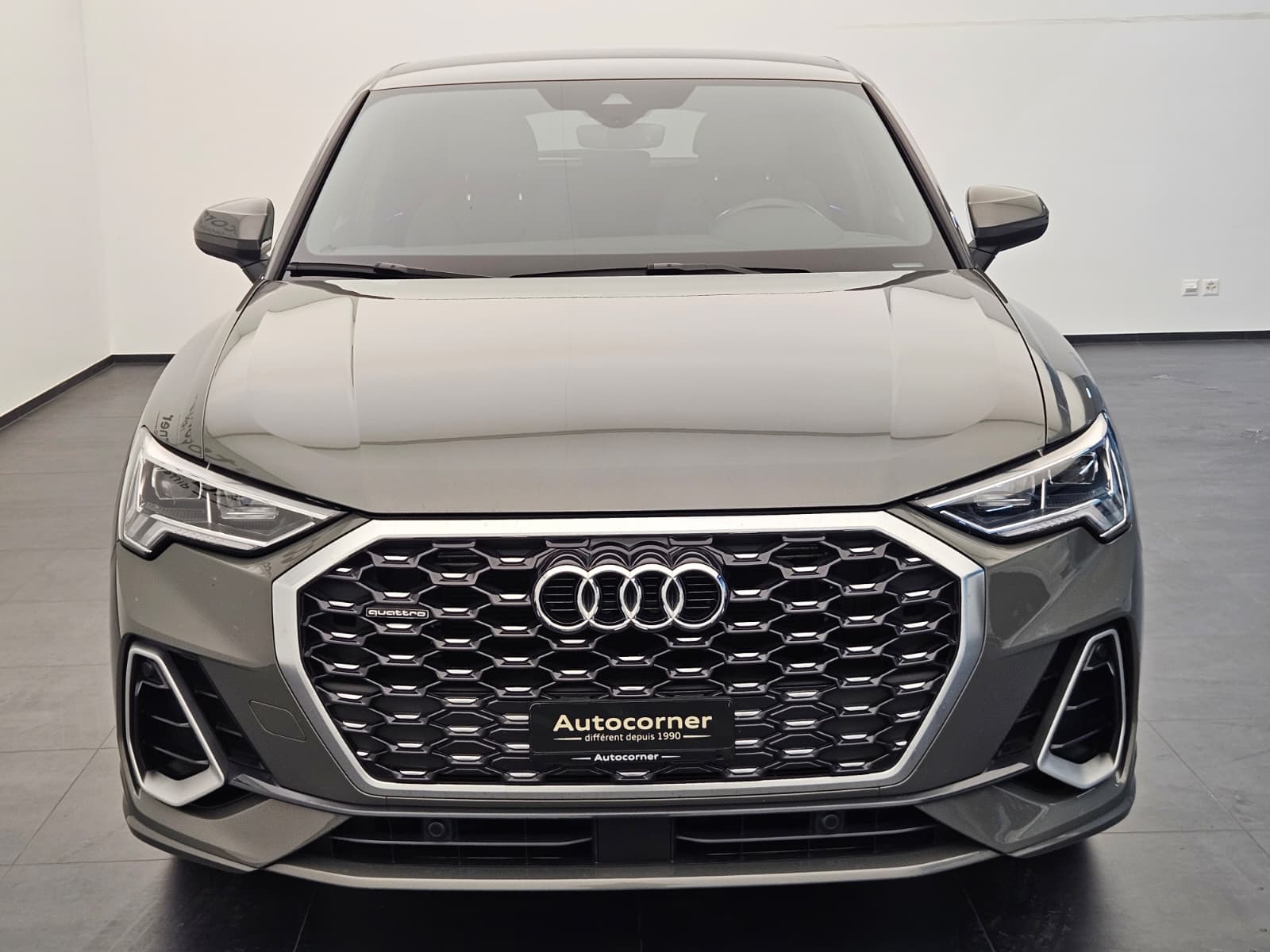 AUDI Q3 Sportback 45 TFSI S line quattro S-tronic-image-3