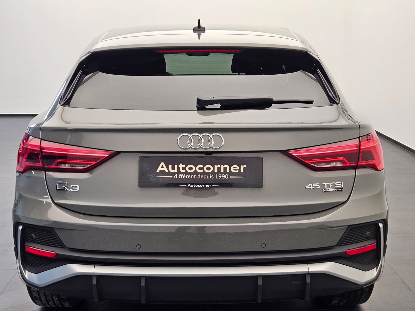 AUDI Q3 Sportback 45 TFSI S line quattro S-tronic-image-7