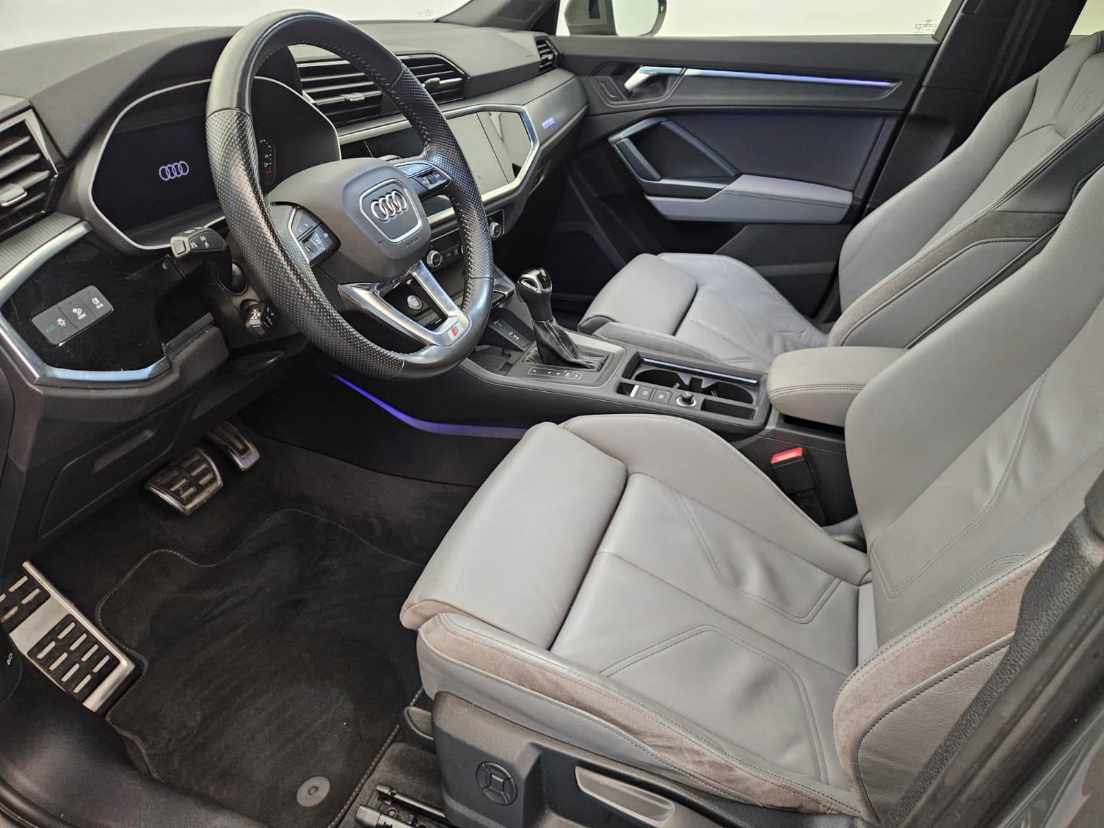 AUDI Q3 Sportback 45 TFSI S line quattro S-tronic-image-10