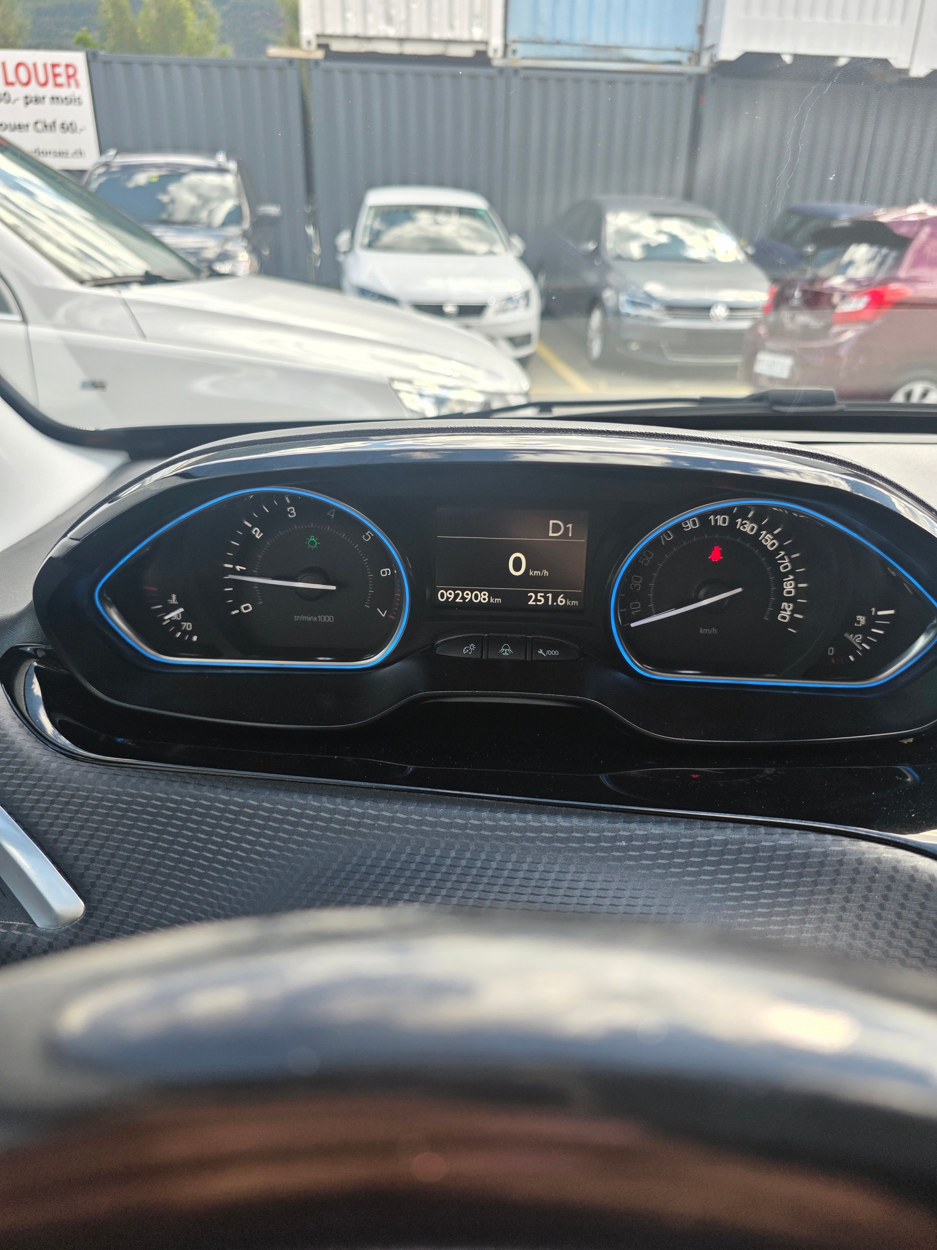 PEUGEOT 2008 1.6 VTI Active Automatic-image-8