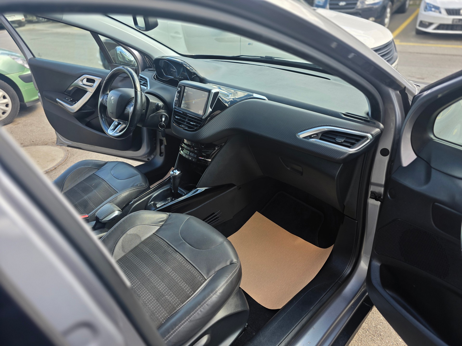 PEUGEOT 2008 1.6 VTI Active Automatic-image-5