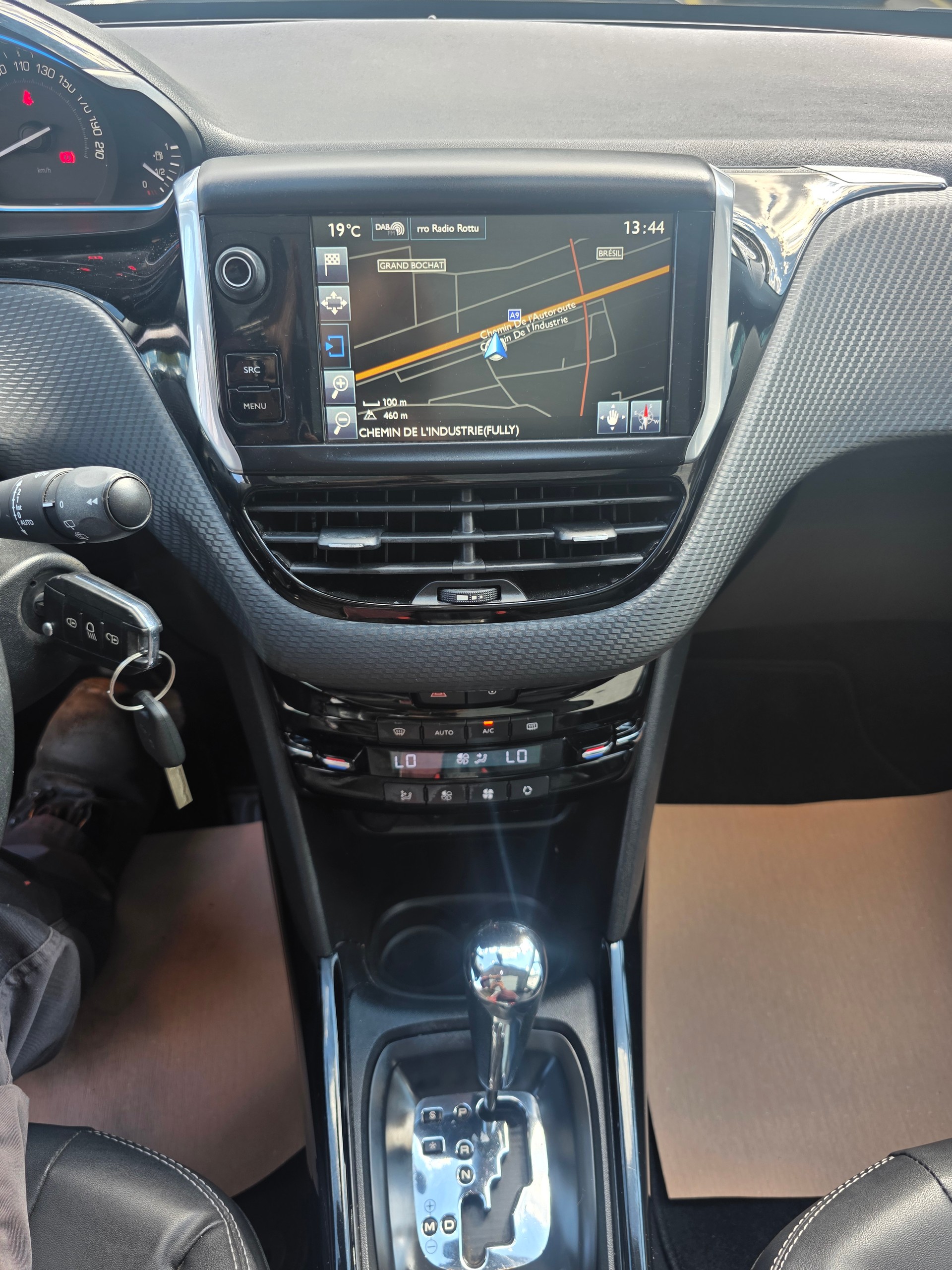 PEUGEOT 2008 1.6 VTI Active Automatic-image-7
