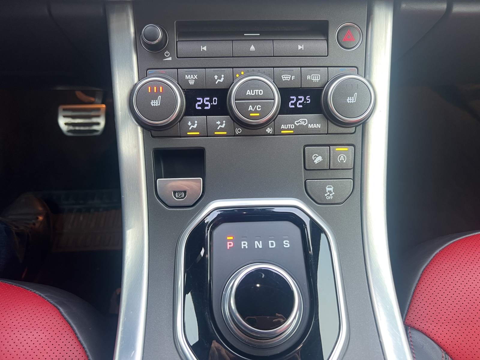 LAND ROVER Range Rover Evoque Convert. 2.0 Si4 SE Dynamic AT9-image-19
