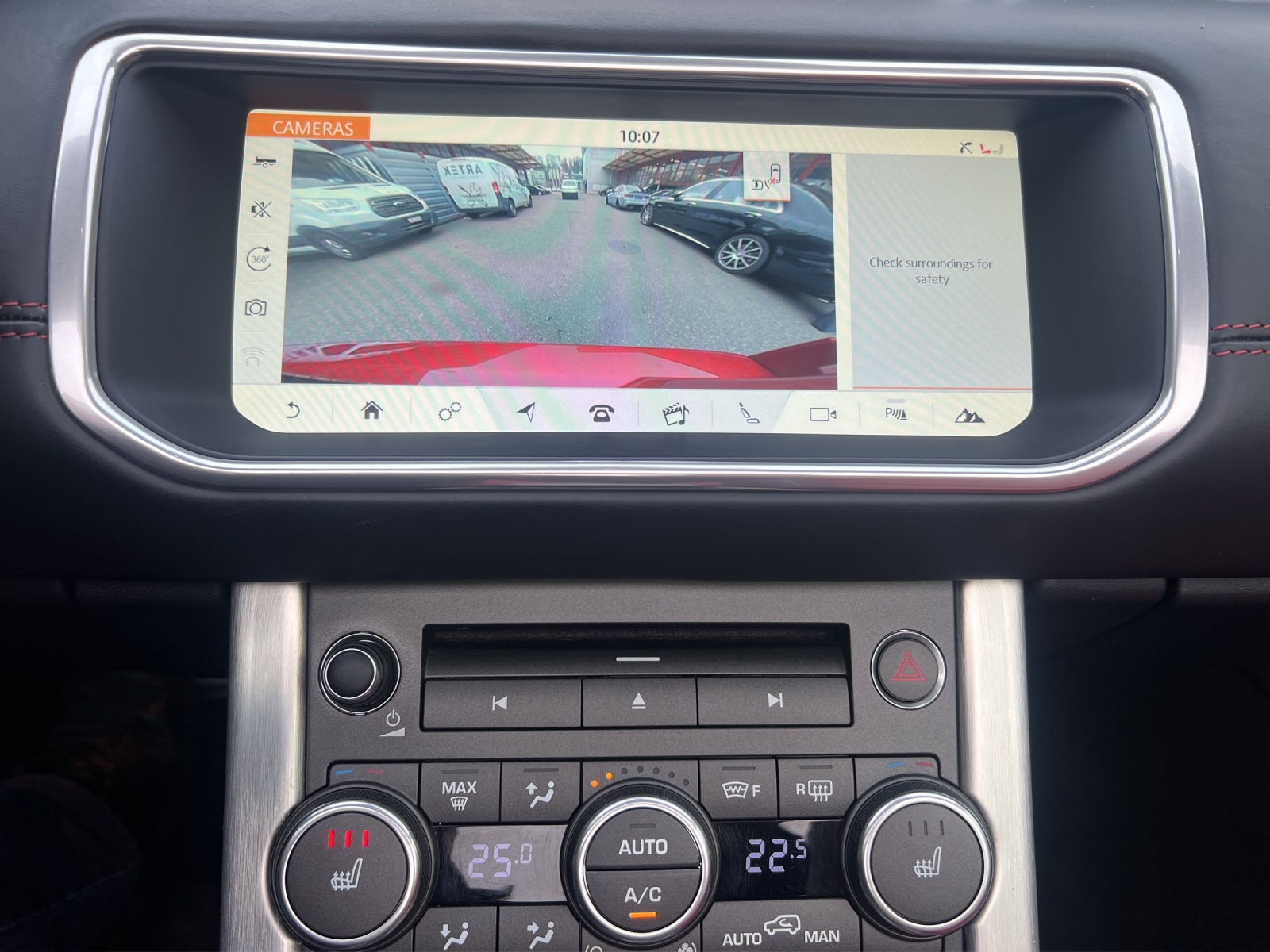 LAND ROVER Range Rover Evoque Convert. 2.0 Si4 SE Dynamic AT9-image-10