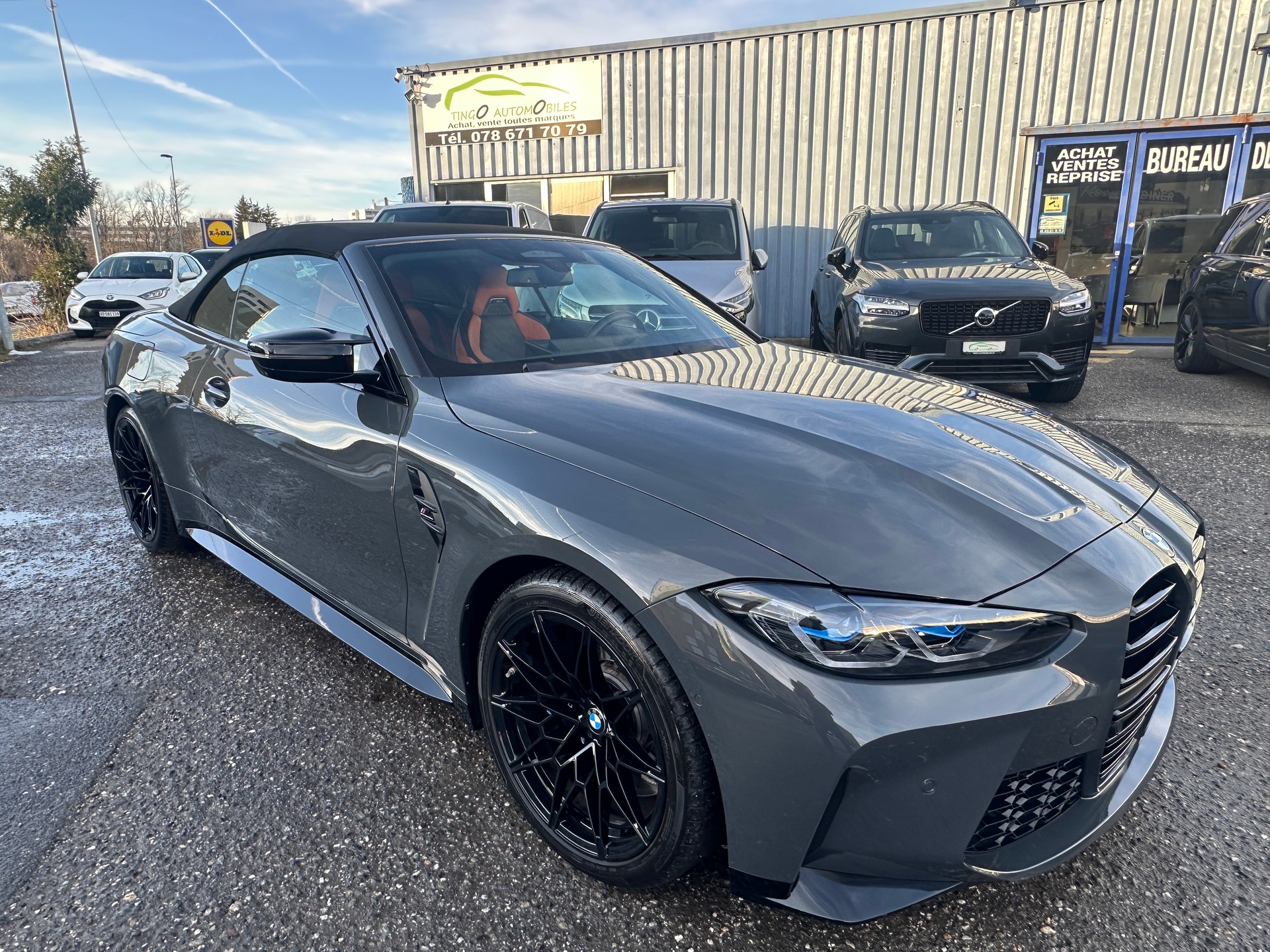 BMW M4 Cabrio Competition M xDrive-showroom-element-1