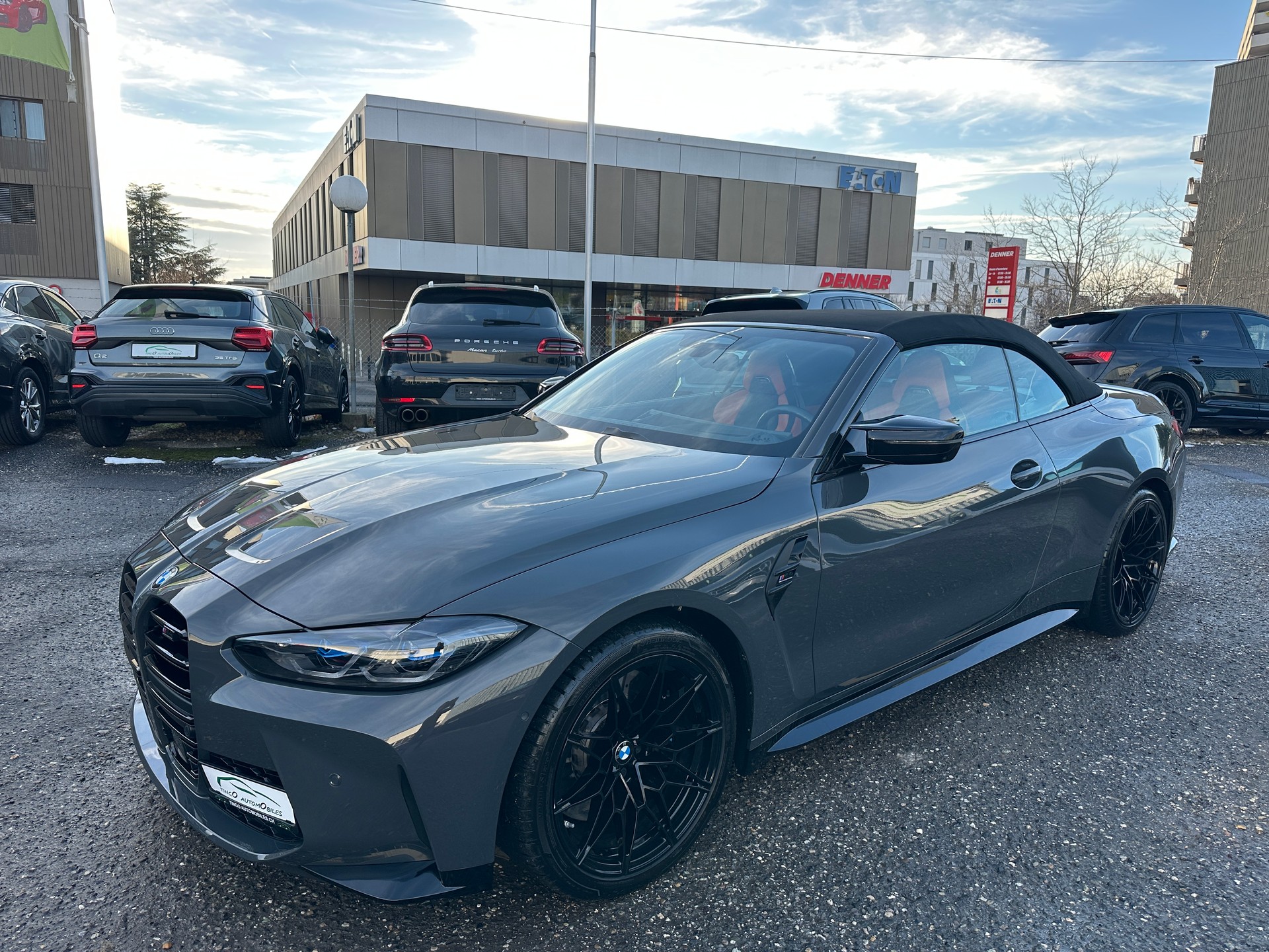 BMW M4 Cabrio Competition M xDrive-showroom-element-2