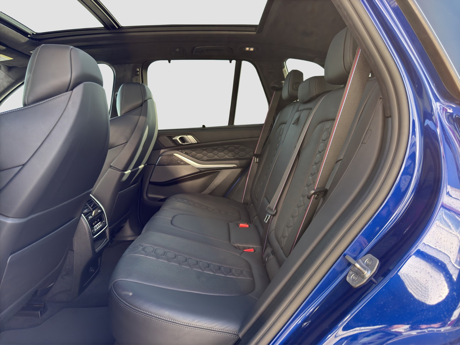 BMW X5M Competition Steptronic Competition MARINA BAY BLAU METALLIC-image-17