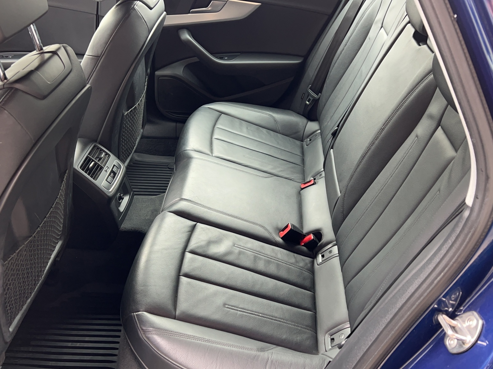 AUDI A4 Avant 2.0 TFSI g-tron Design S-tronic-image-8
