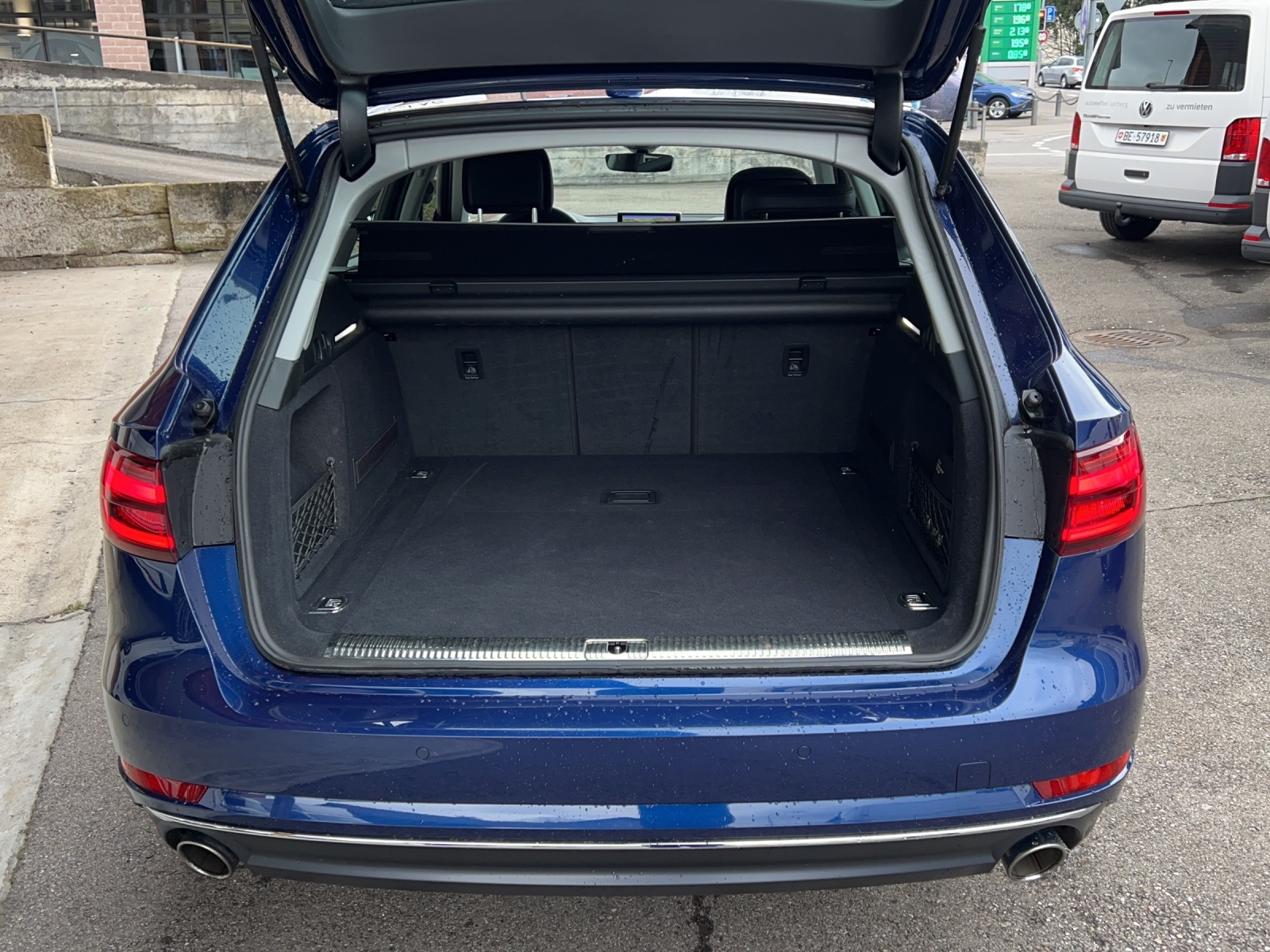 AUDI A4 Avant 2.0 TFSI g-tron Design S-tronic-image-9
