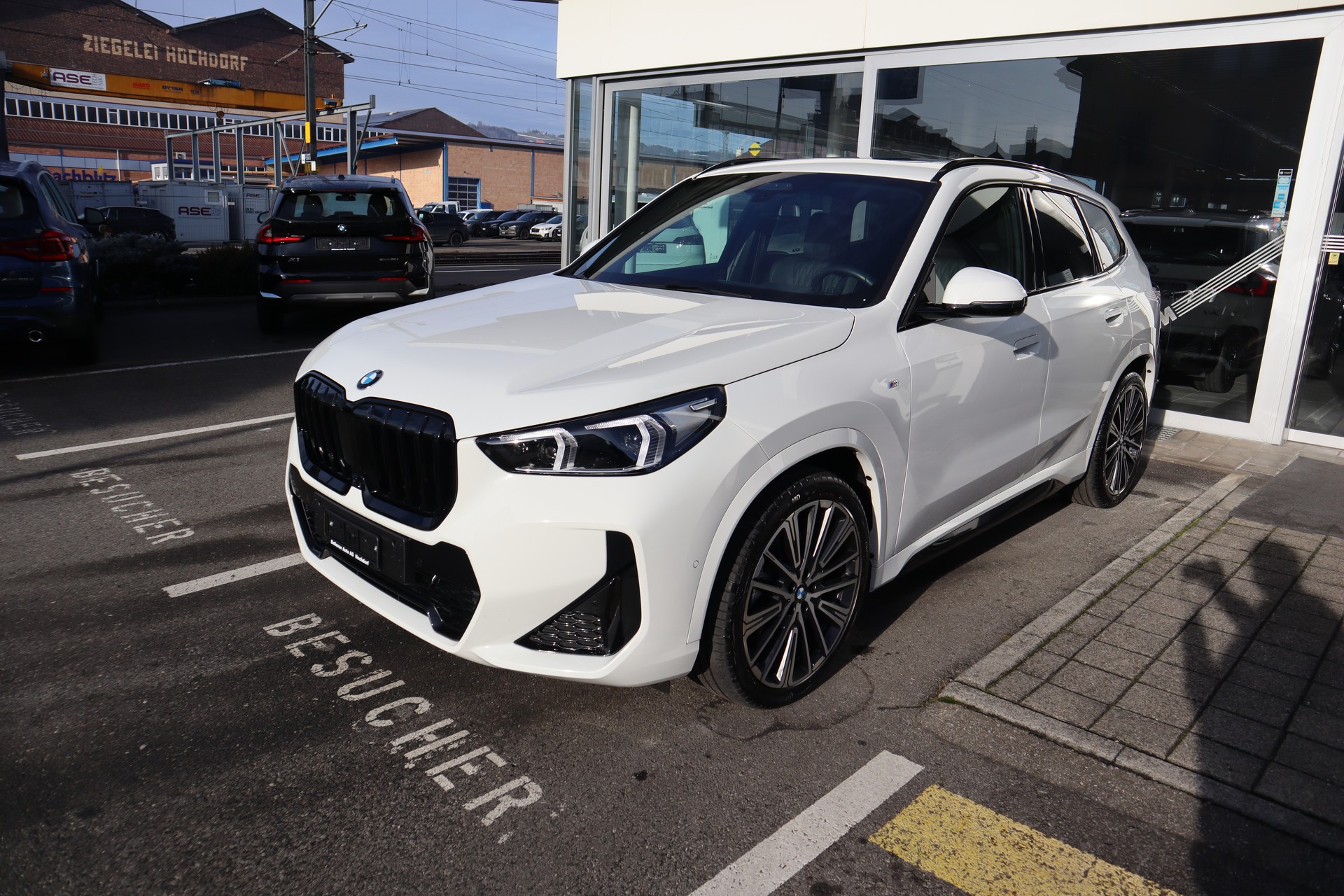 BMW X1 xDrive 23d 48V M Sportpaket Panoramaglasdach 4x4 Euro 6-image-2