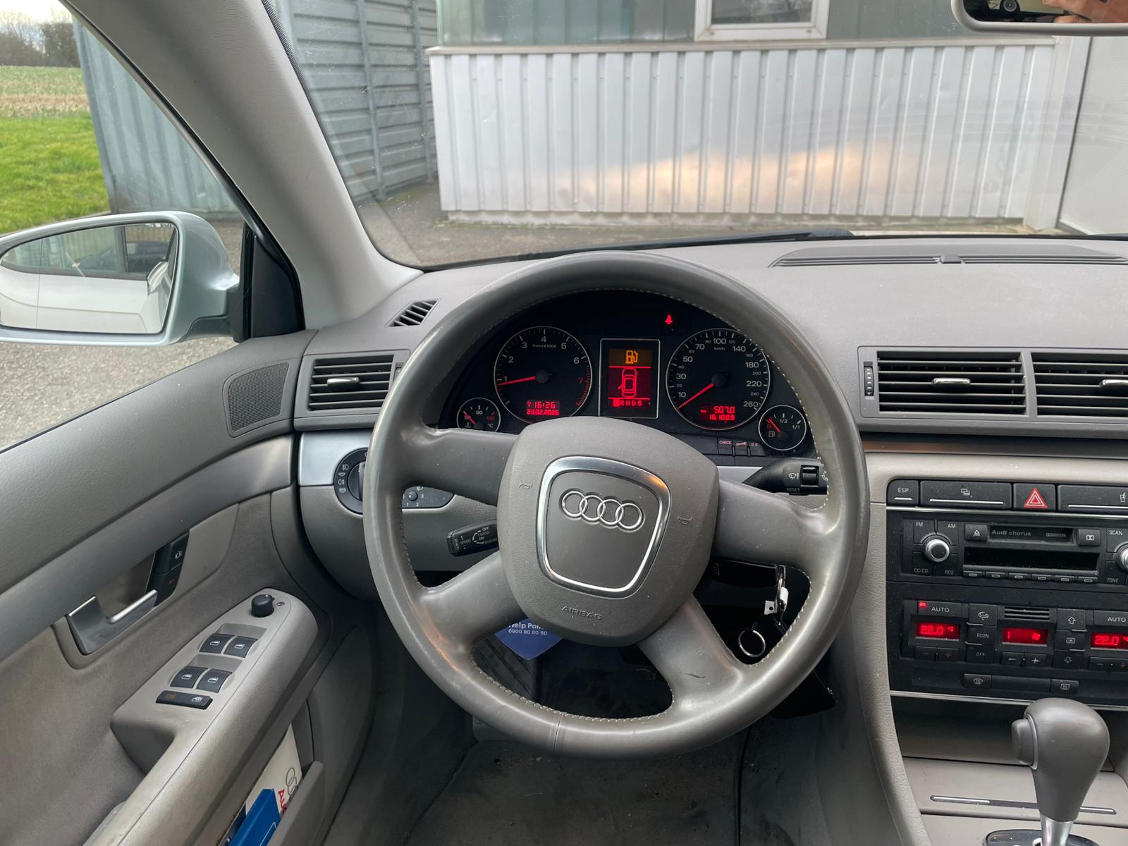 AUDI A4 Limousine 2.0-image-4
