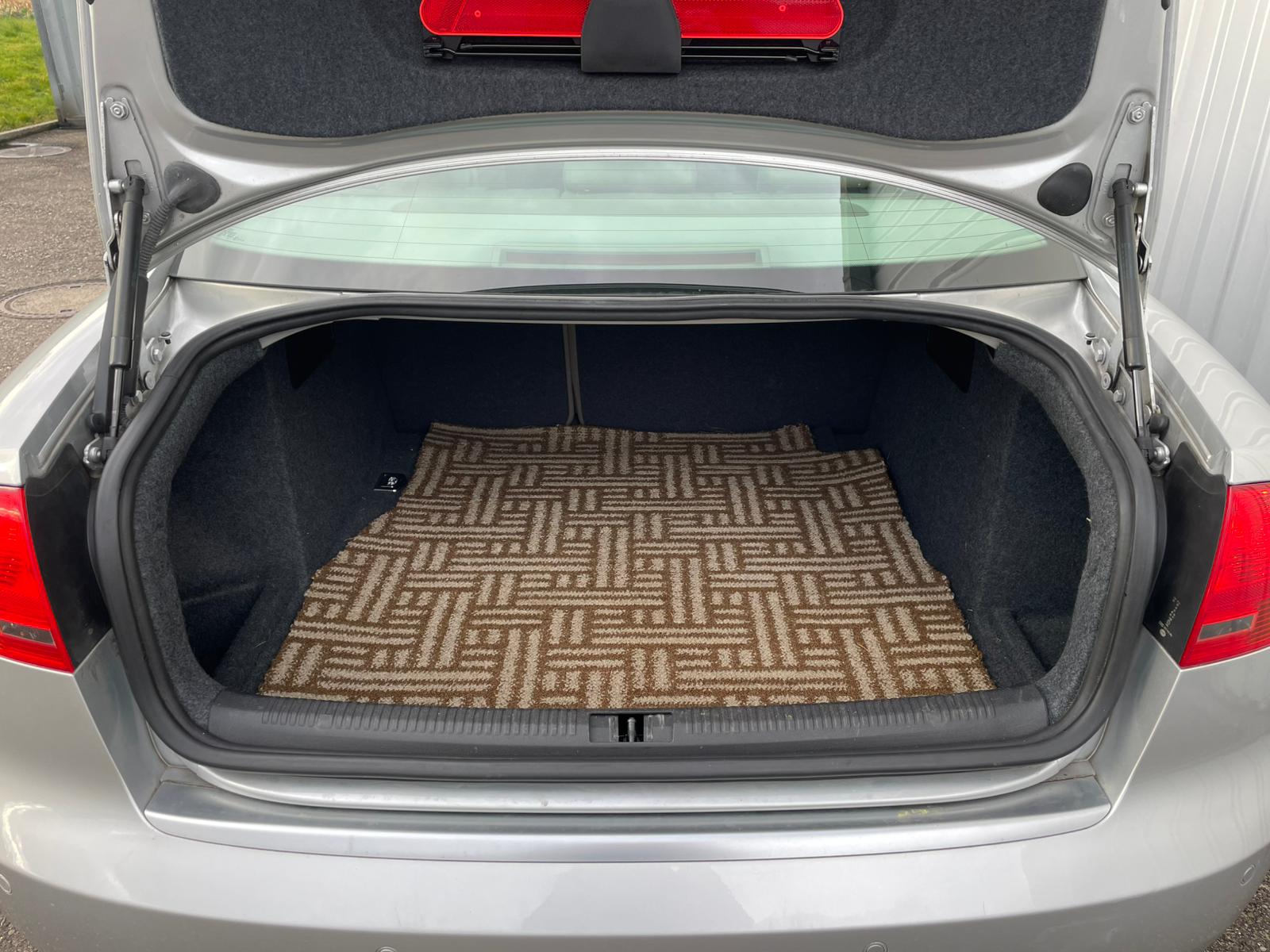 AUDI A4 Limousine 2.0-image-3