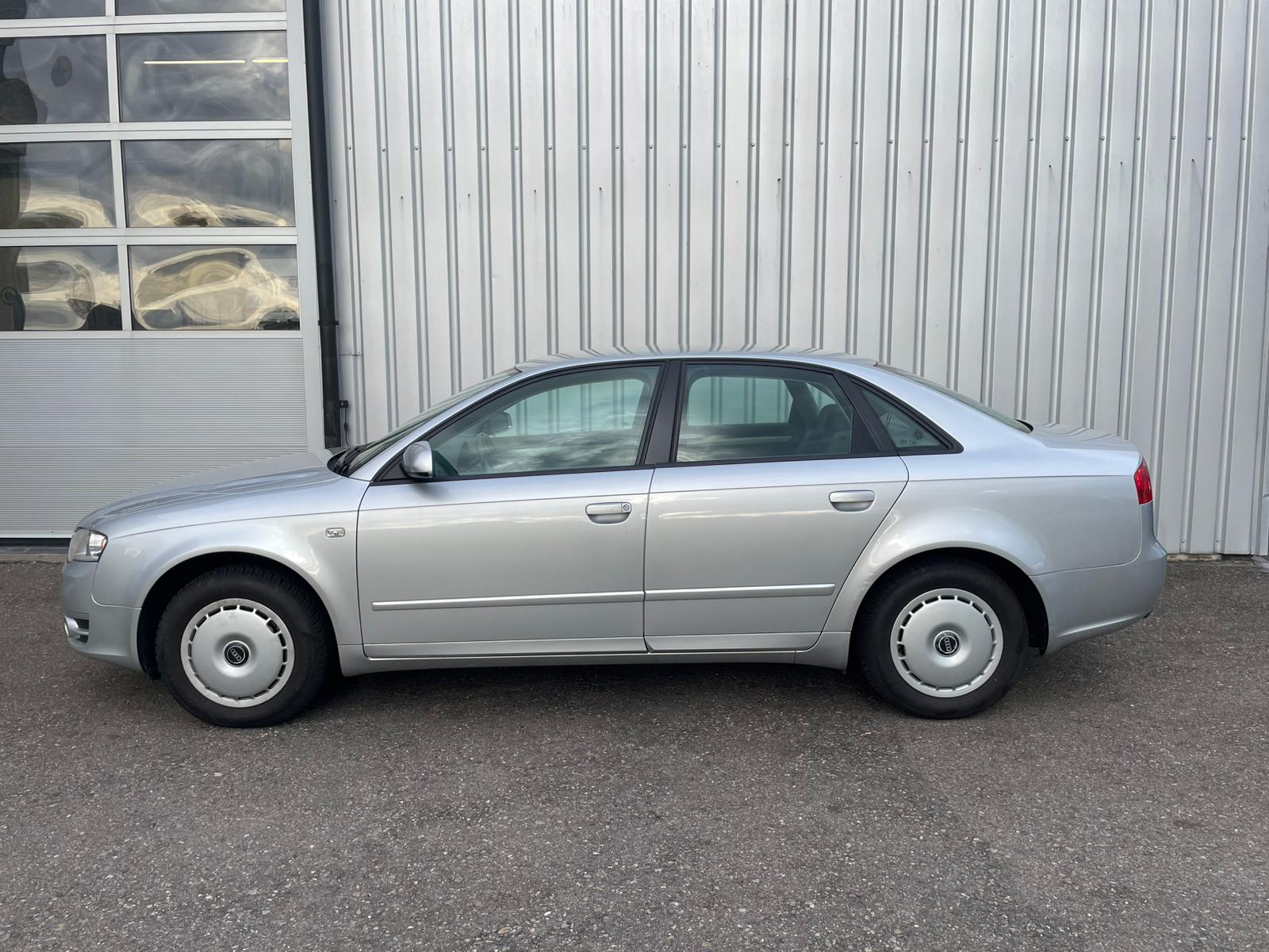 AUDI A4 Limousine 2.0-image-1