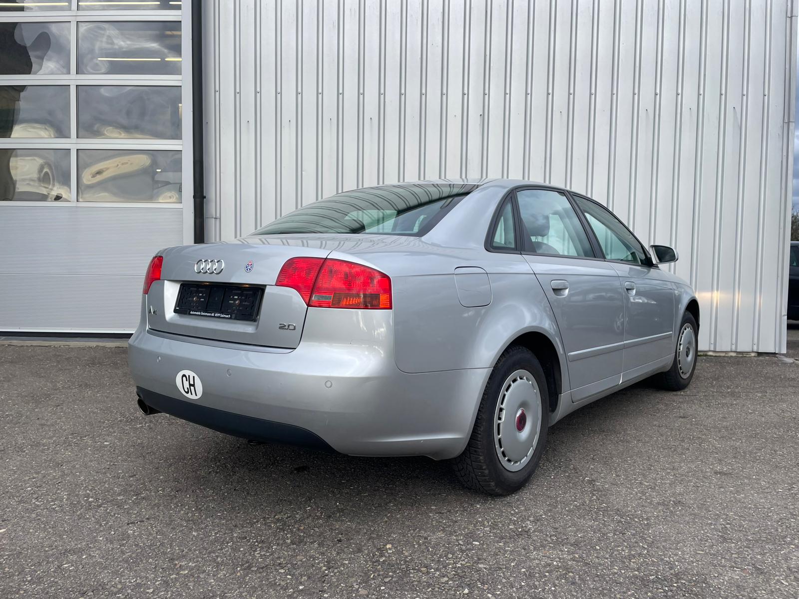 AUDI A4 Limousine 2.0-image-2