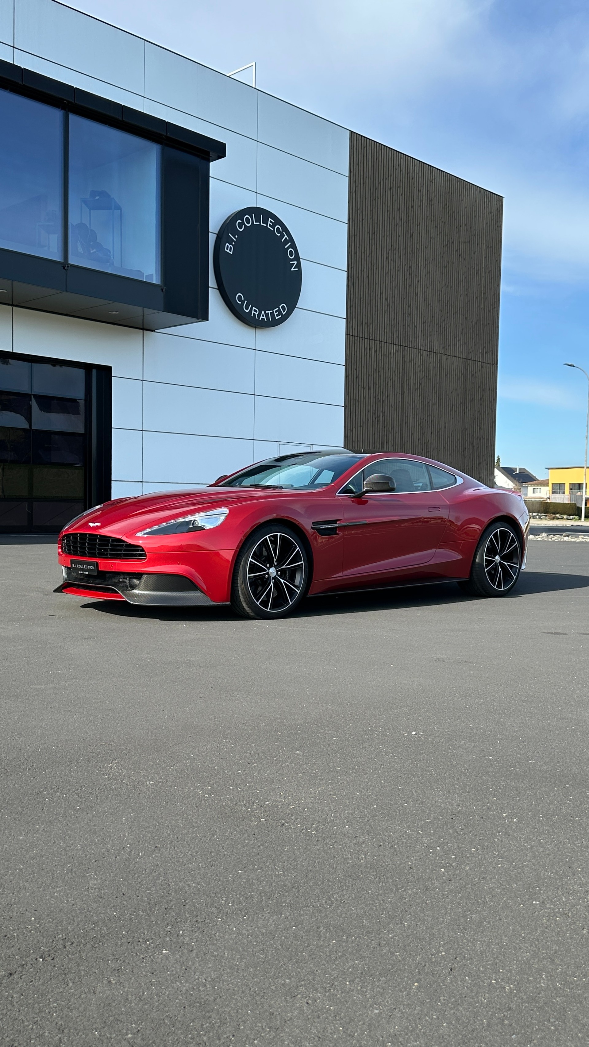 ASTON MARTIN Vanquish V12 5.9-48 Touchtronic 2
