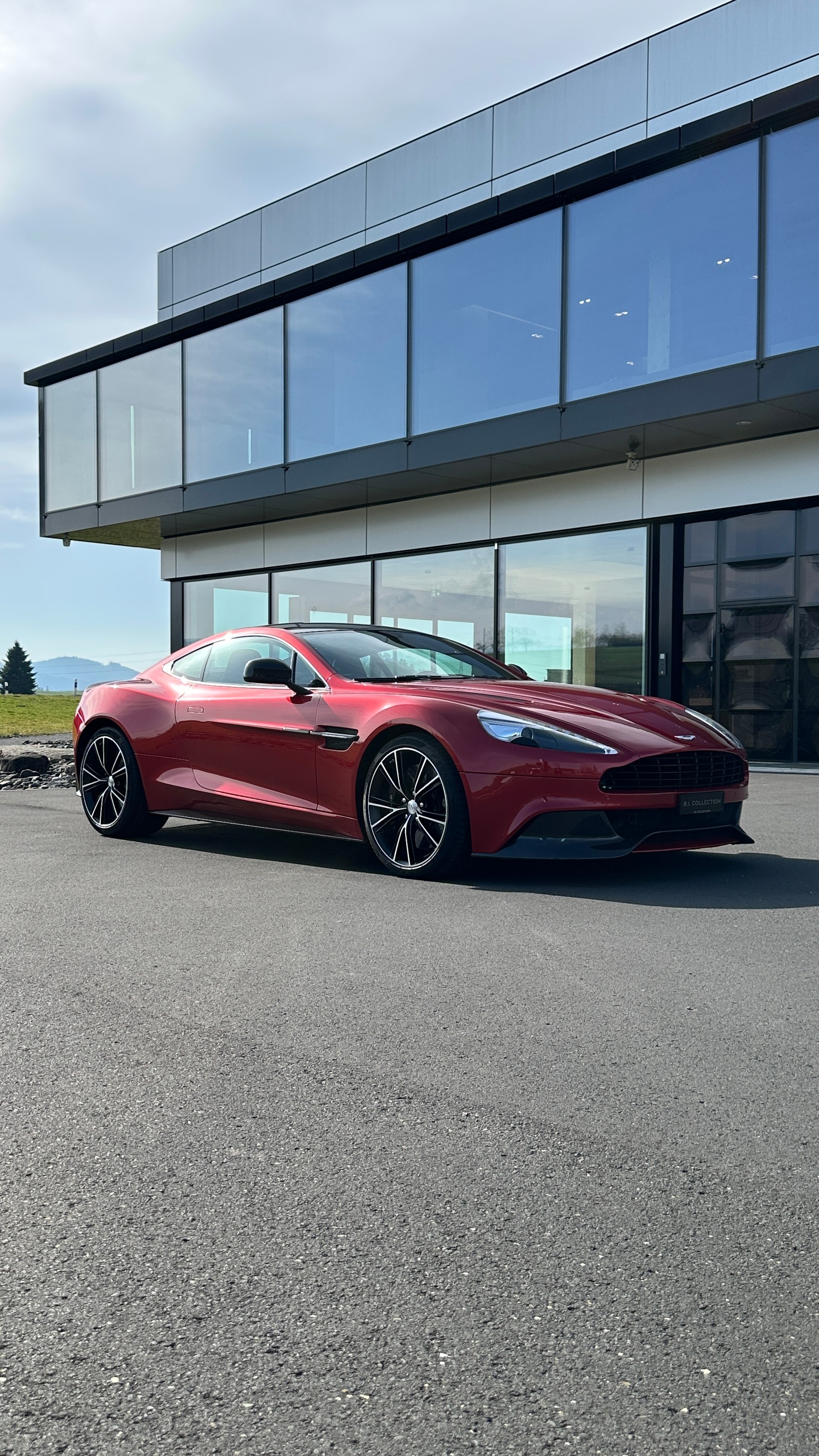 ASTON MARTIN Vanquish V12 5.9-48 Touchtronic 2-image-6