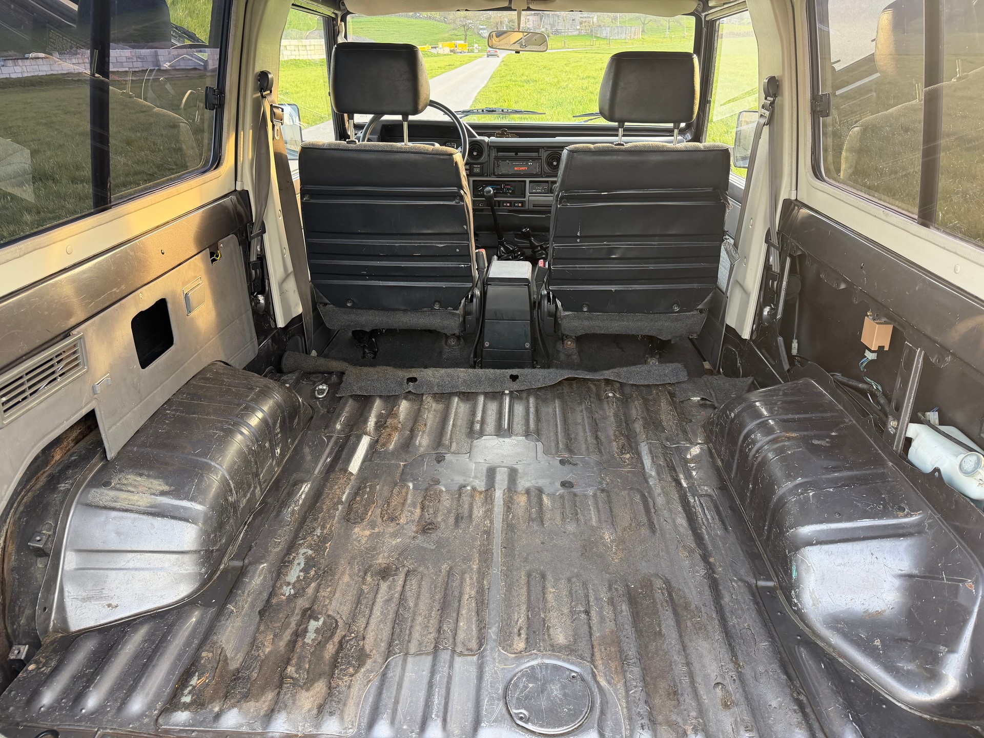 TOYOTA LJ 73 FRP-Top TD-image-9