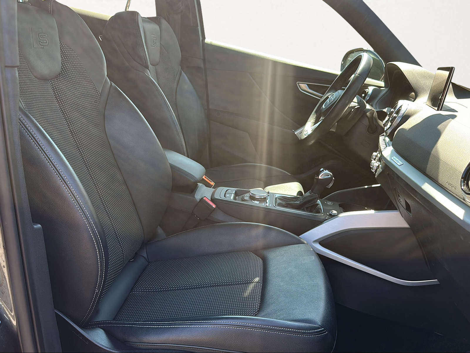 AUDI Q2 40 TFSI S line Attraction quattro S-tronic-image-8