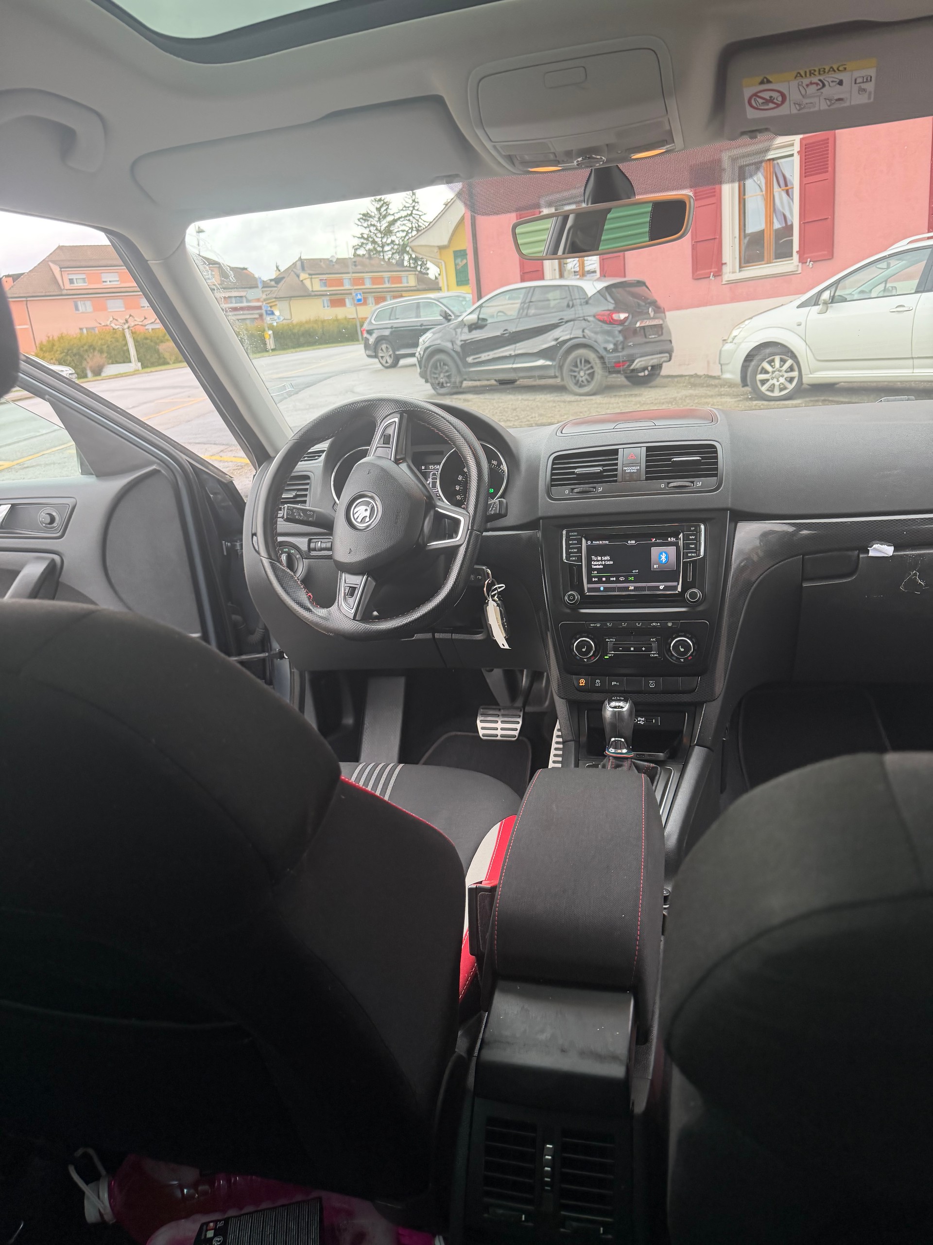 SKODA Yeti 2.0 TDI Monte Carlo 4x4 DSG-image-4