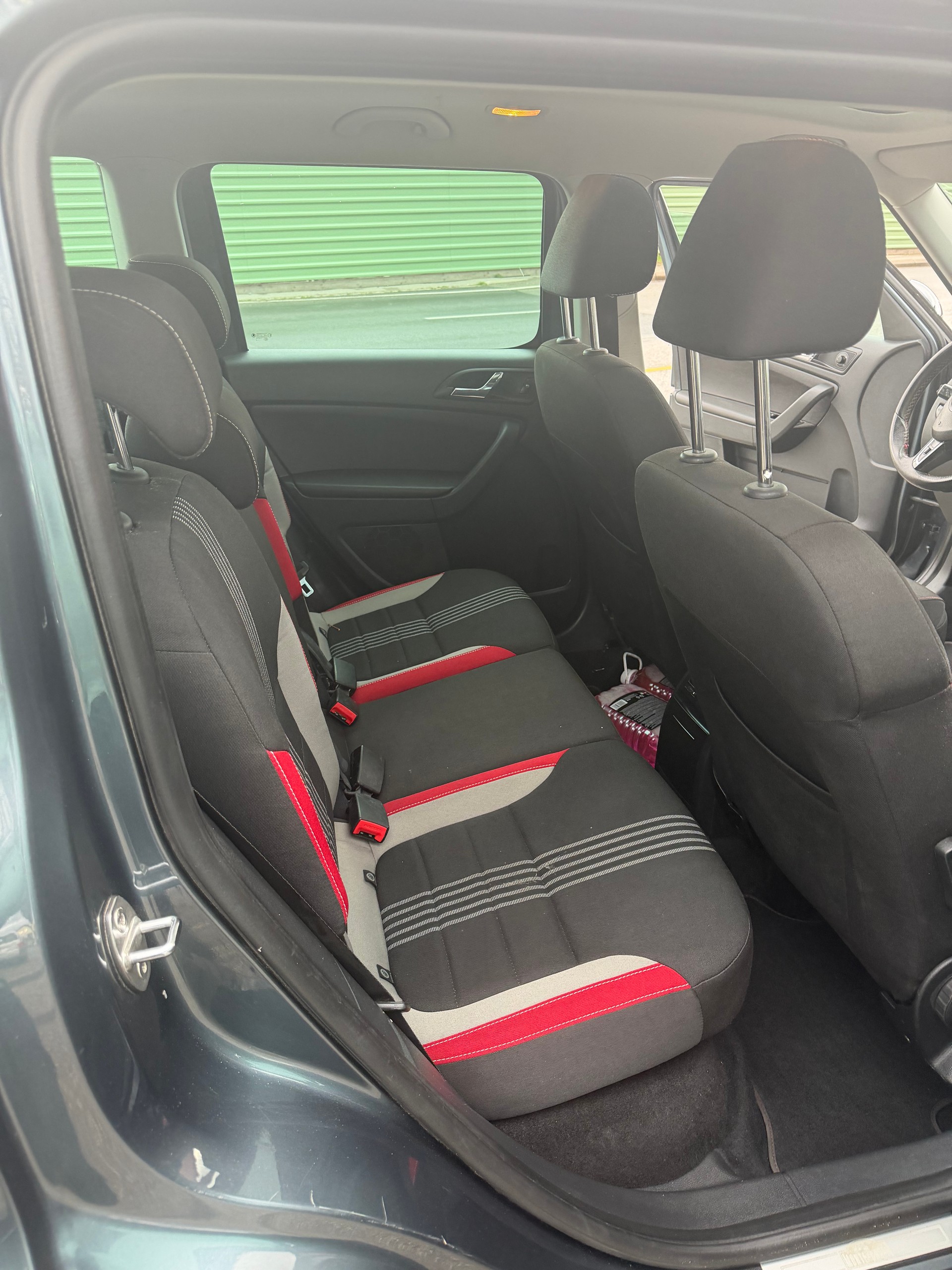 SKODA Yeti 2.0 TDI Monte Carlo 4x4 DSG-image-5