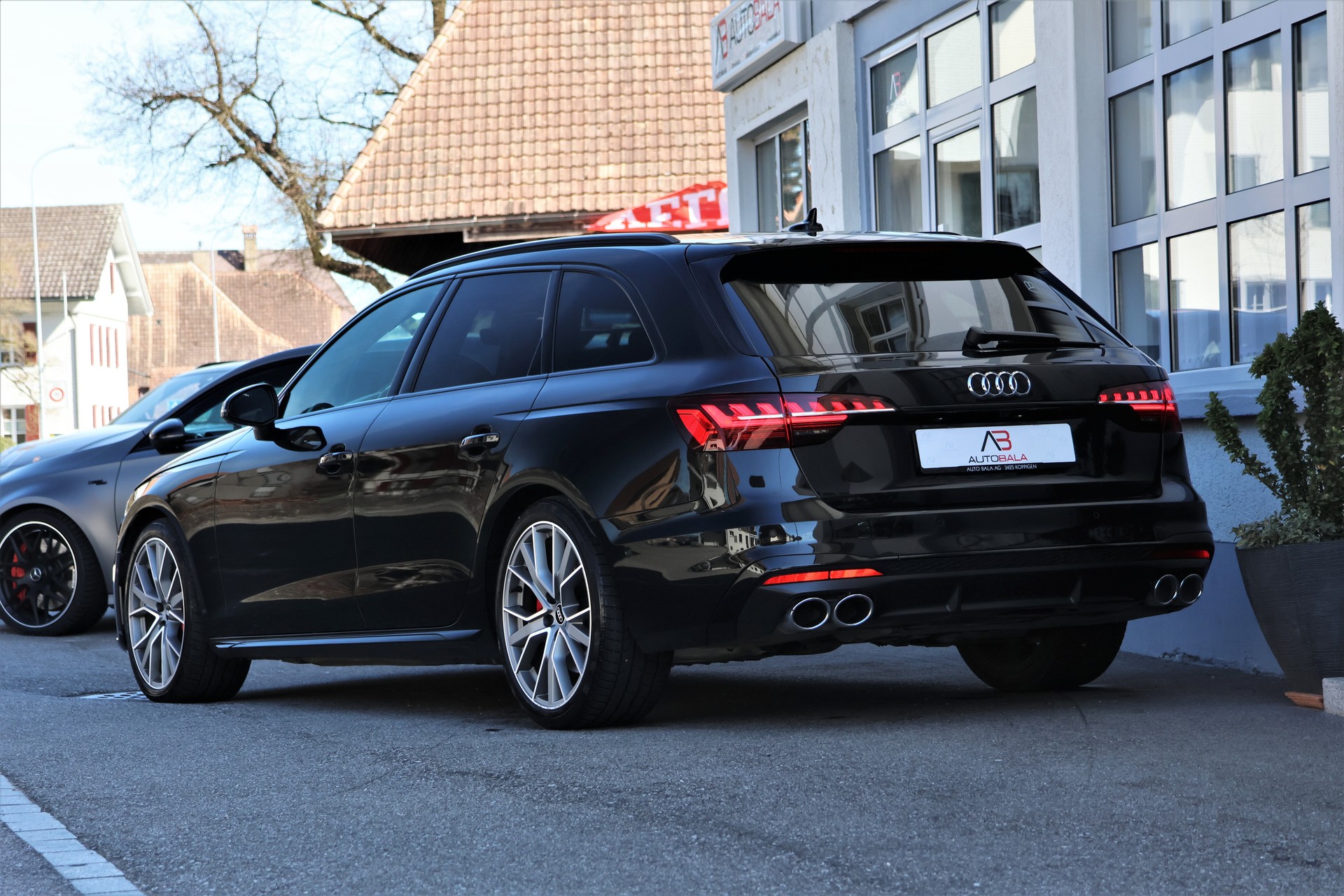 AUDI S4 Avant 3.0 TDI quattro tiptronic (CH) + 1.9T AHK-image-2