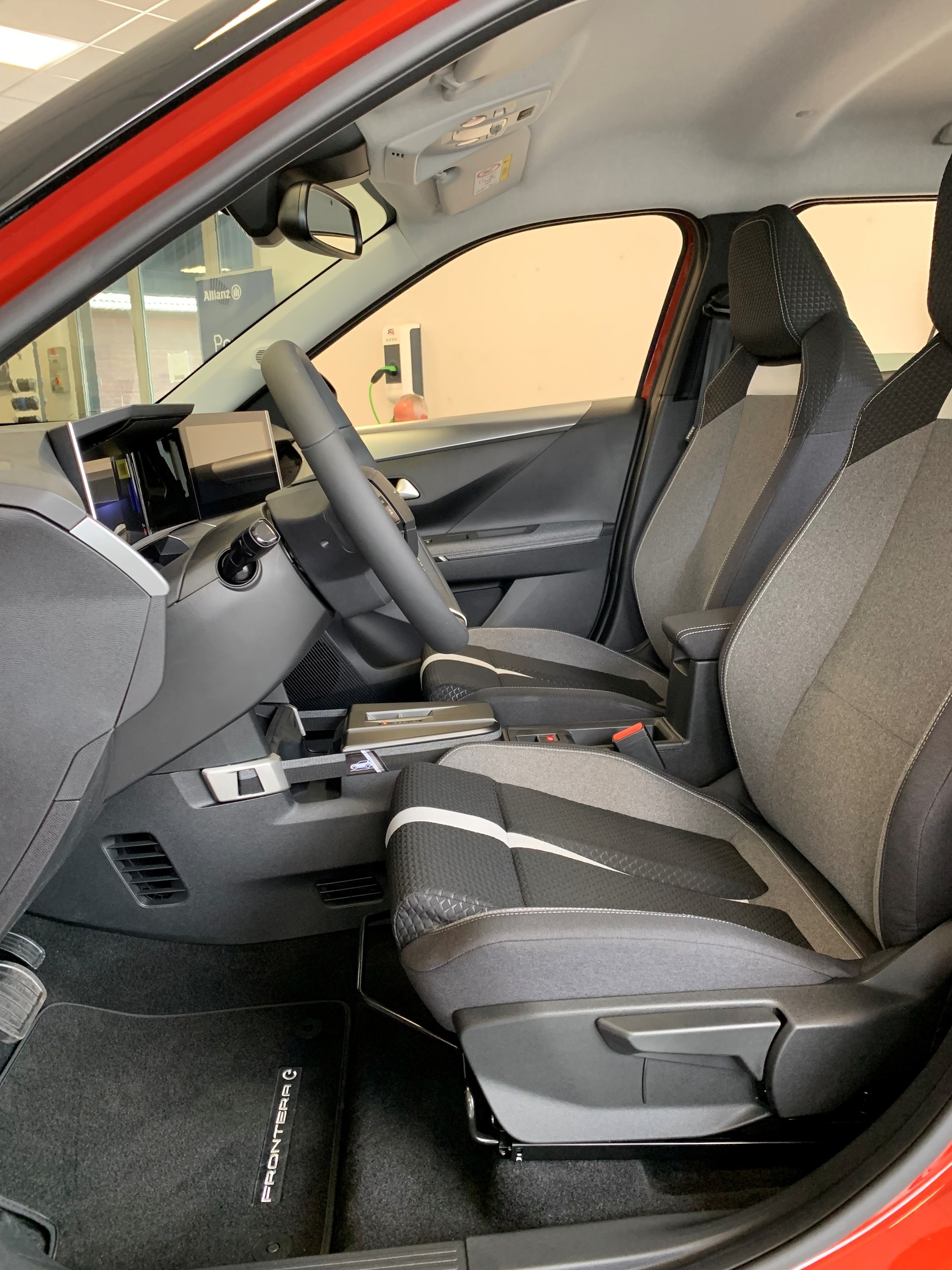 OPEL Frontera-e 54 kWh GS-image-4