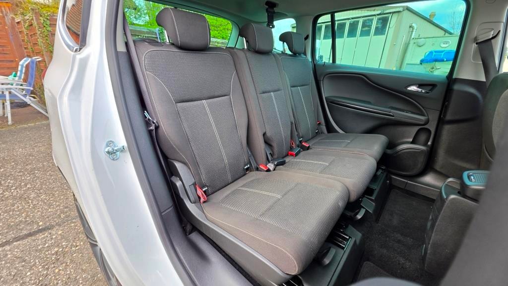 OPEL Zafira Tourer 2.0 CDTi Drive Automatic-image-11