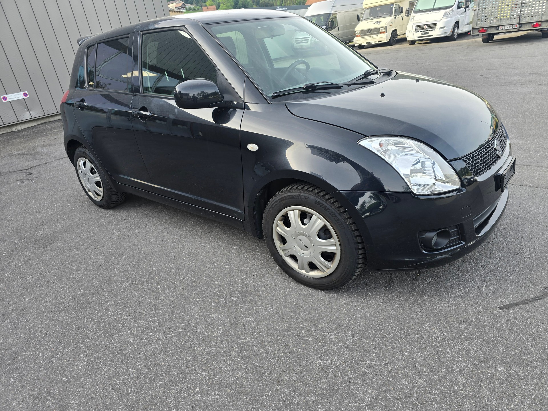 SUZUKI Swift 1.3i 16V GL Top Piz Sulai LE 4x4-image-8