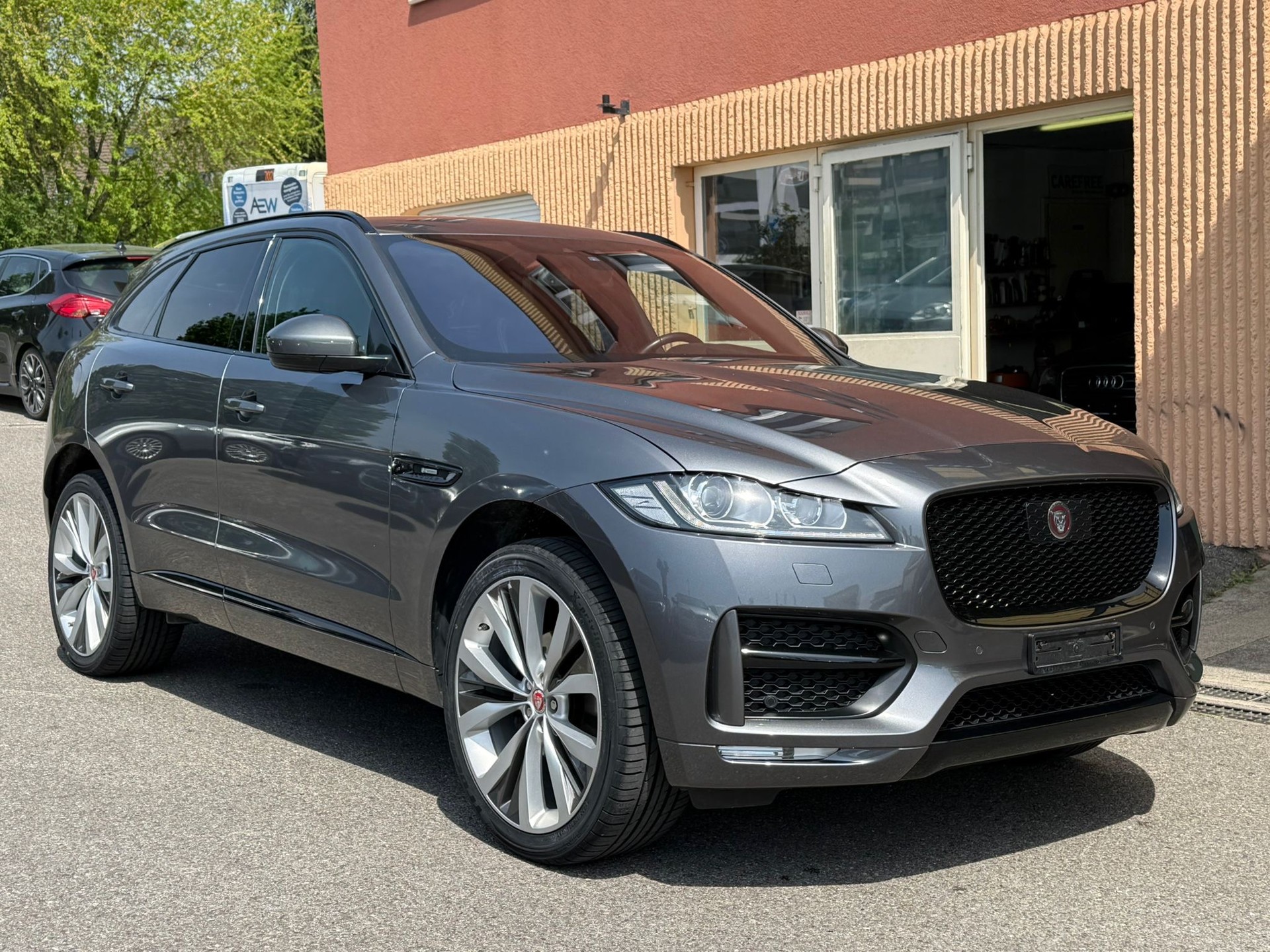 JAGUAR F-Pace 25d RSport Line AWD Automatique-image-2
