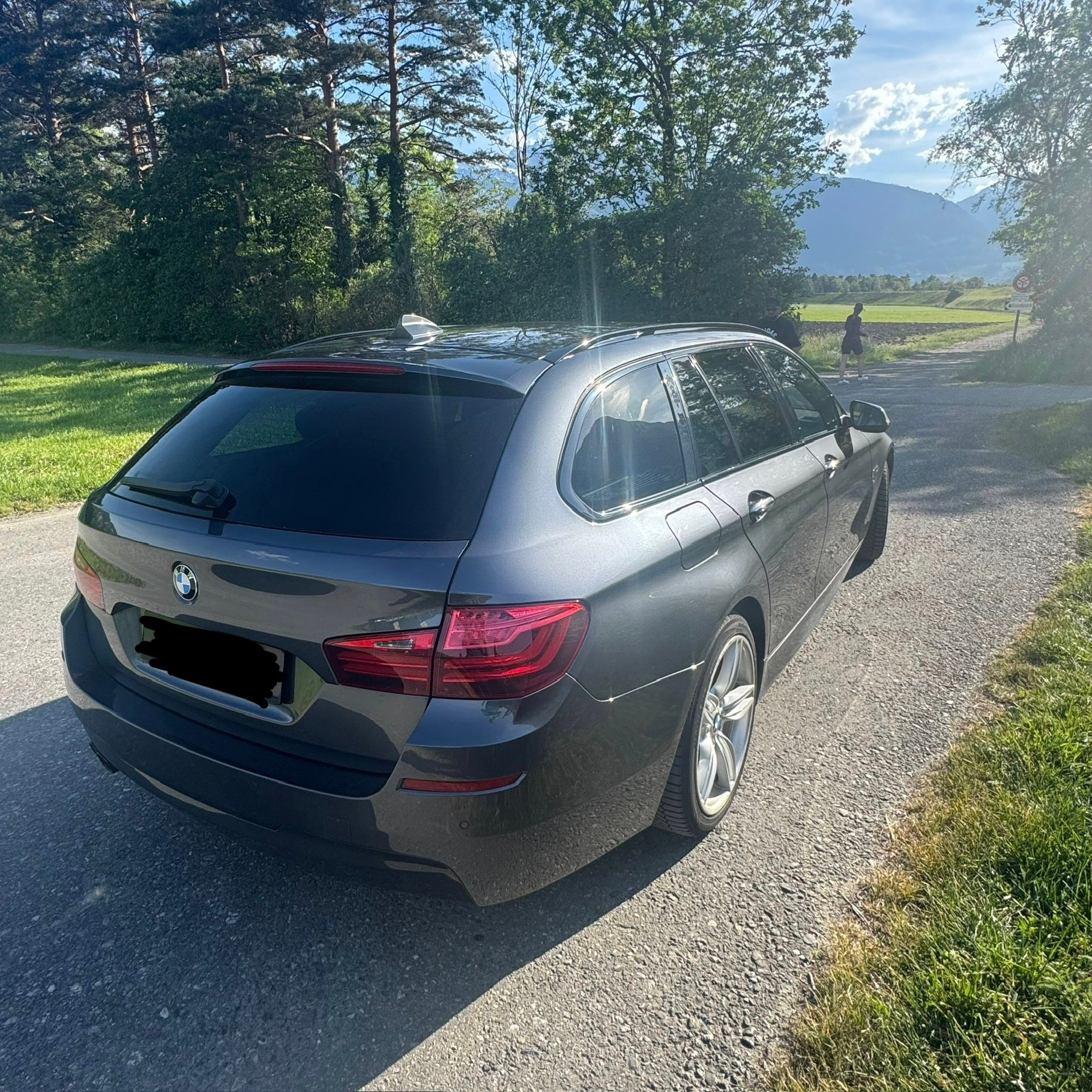 BMW 530d xDrive-image-8