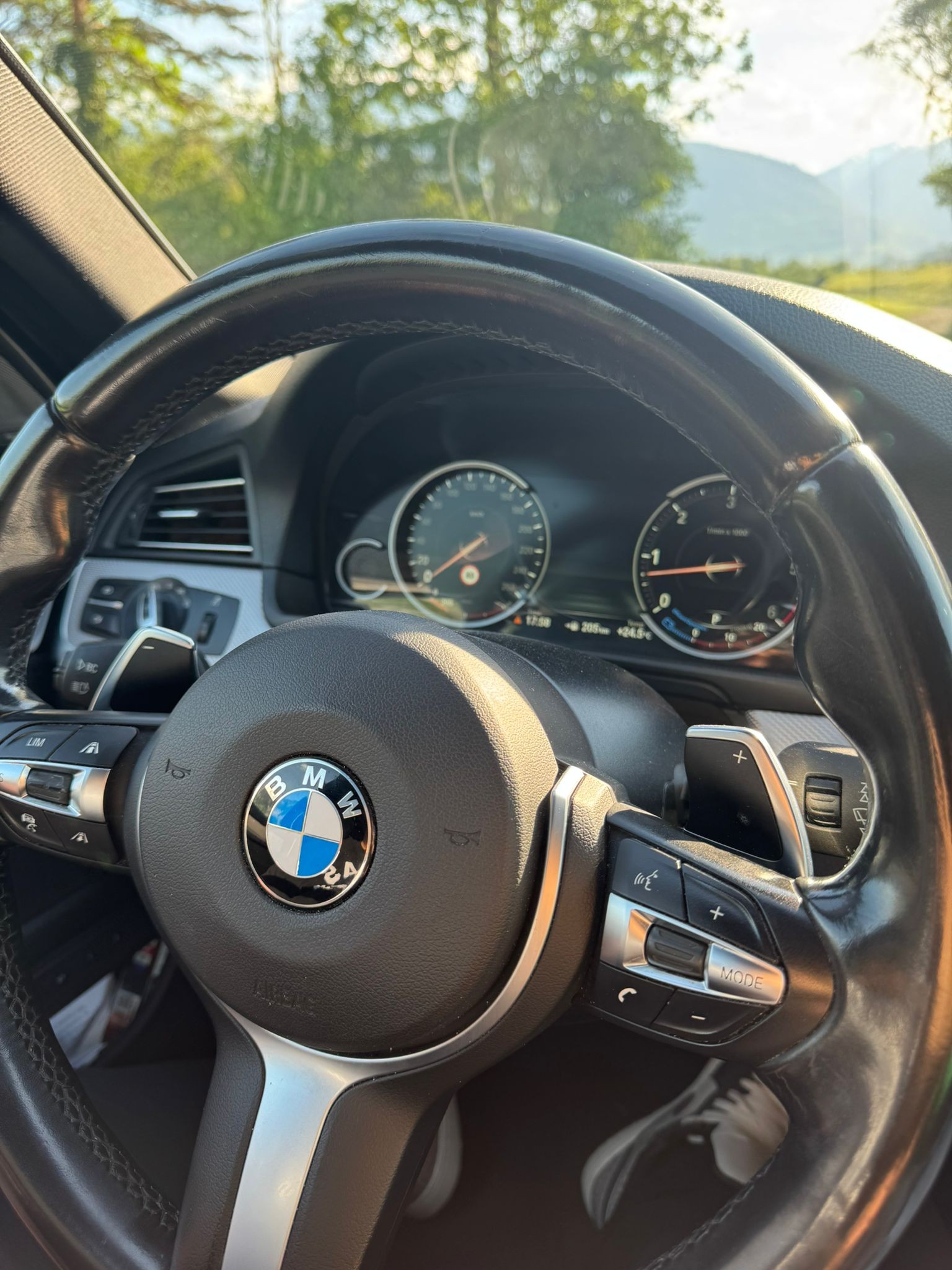 BMW 530d xDrive-image-15