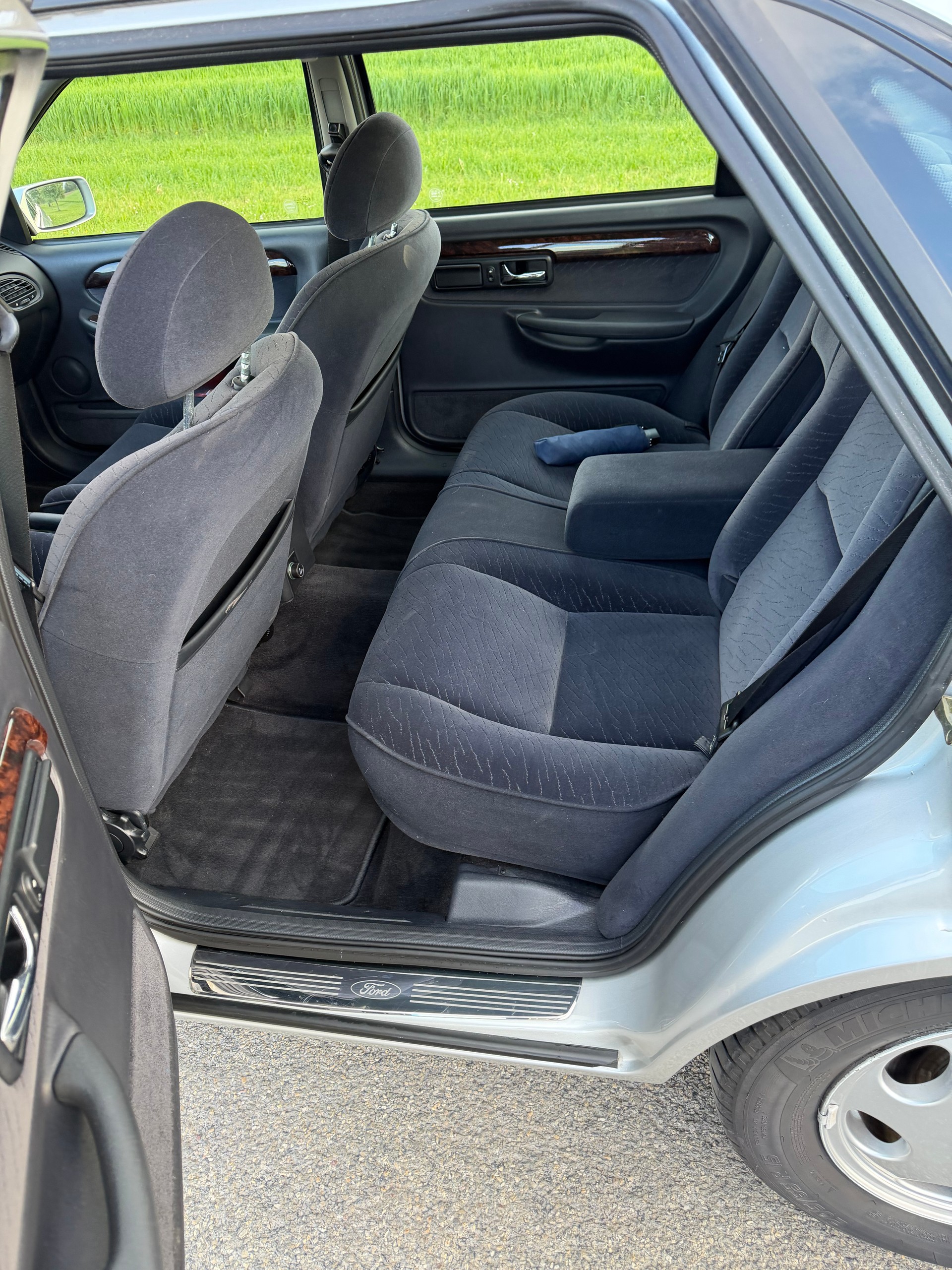 FORD Scorpio 2.9i 24V Luxury A-image-11