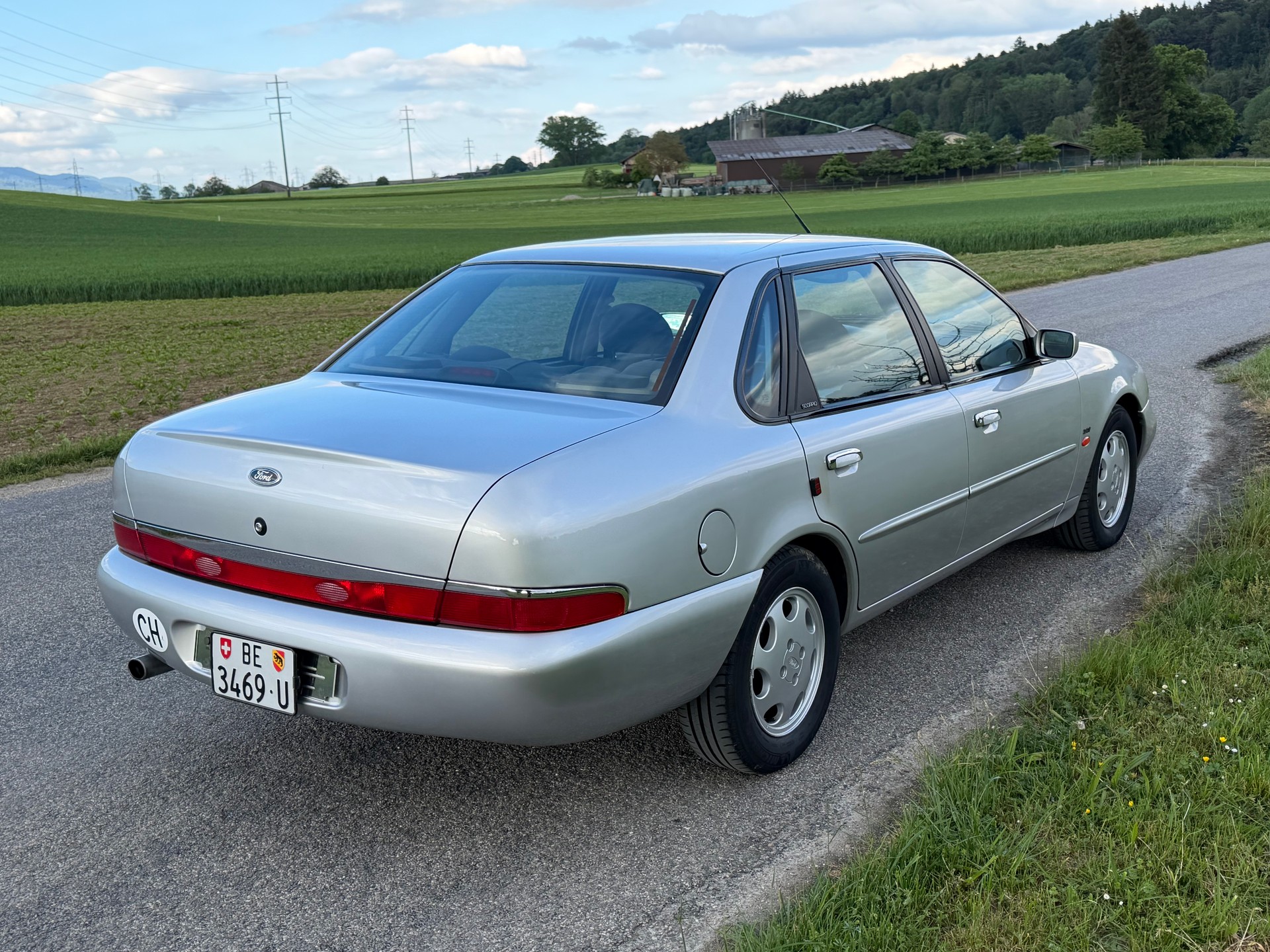 FORD Scorpio 2.9i 24V Luxury A-image-4